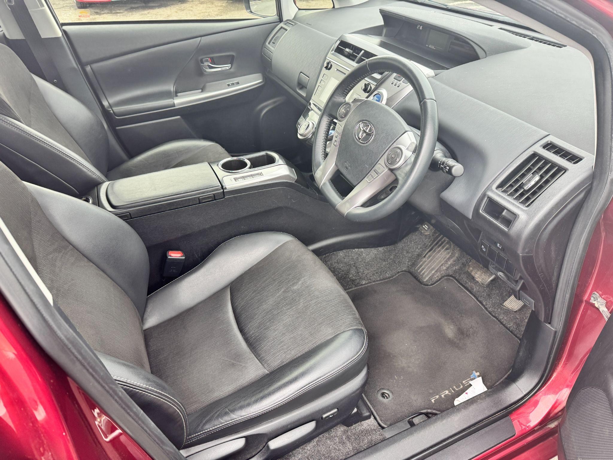 Toyota Prius+ Image 13