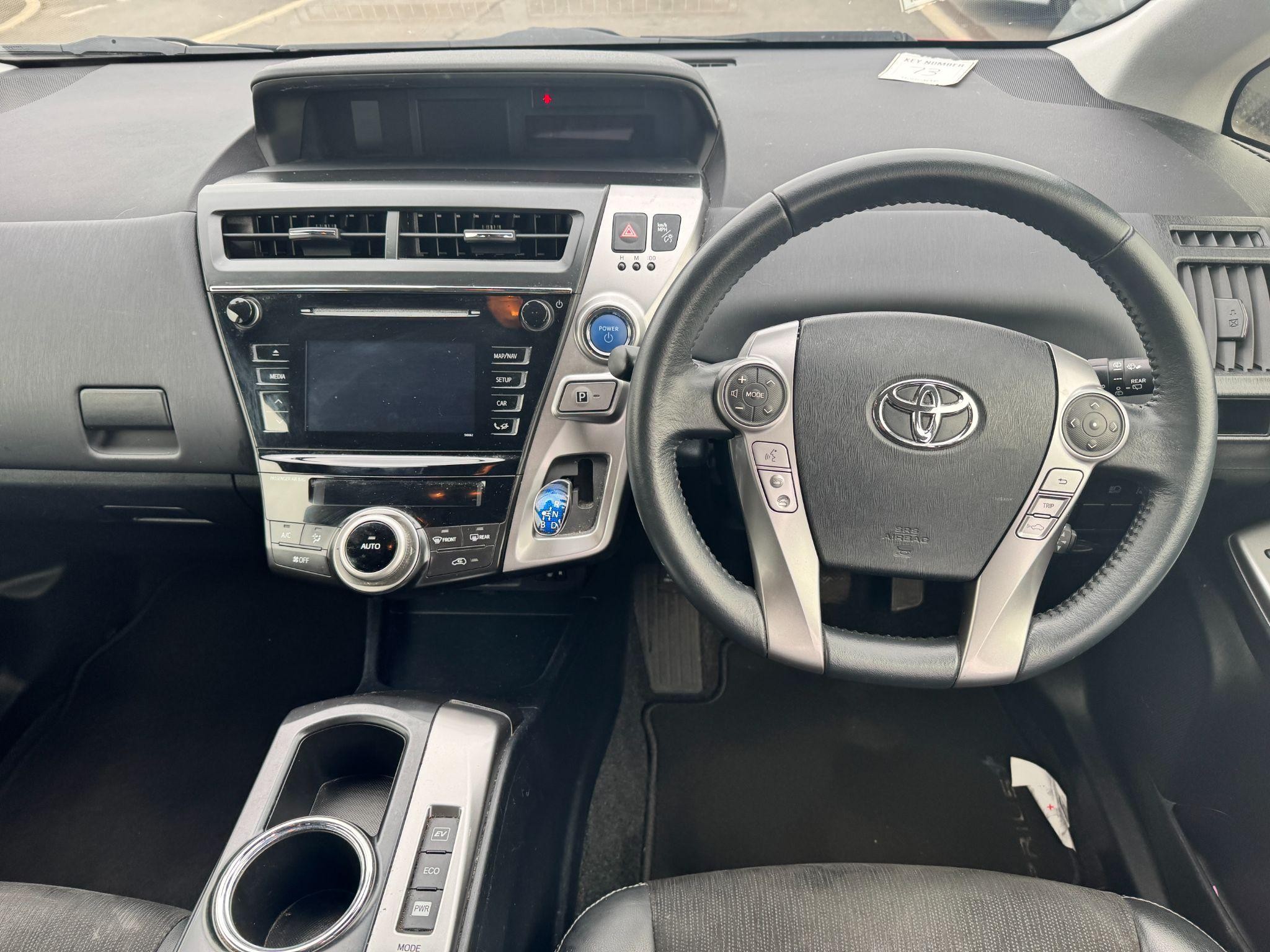 Toyota Prius+ Image 17