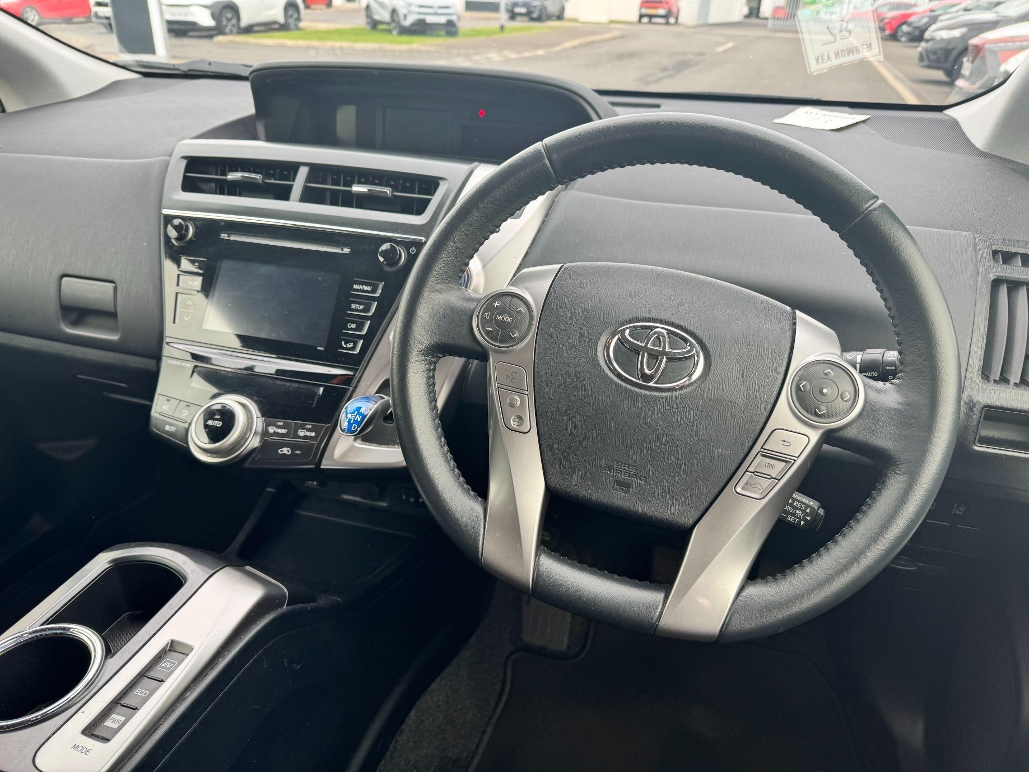 Toyota Prius+ Image 18