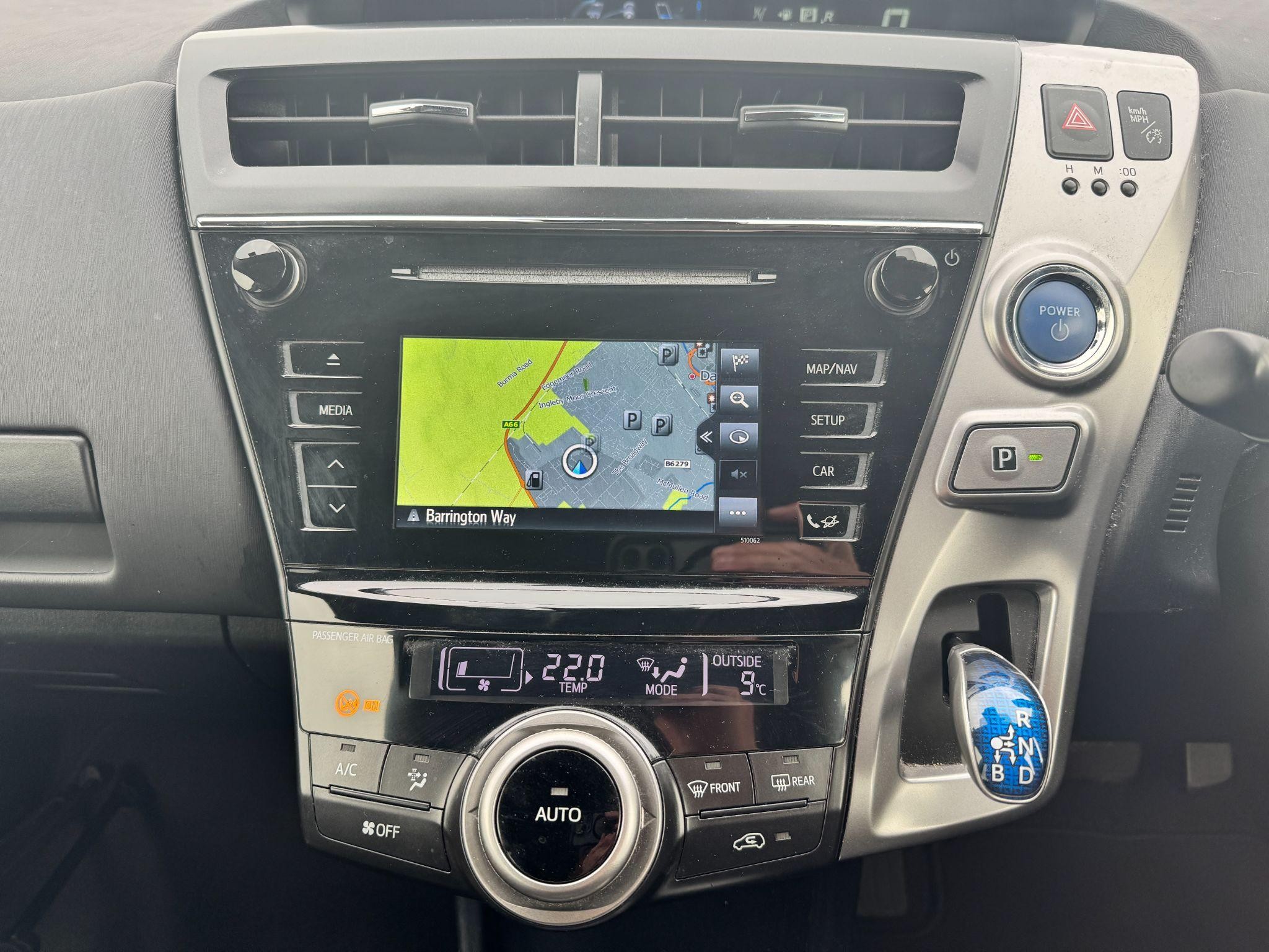 Toyota Prius+ Image 21
