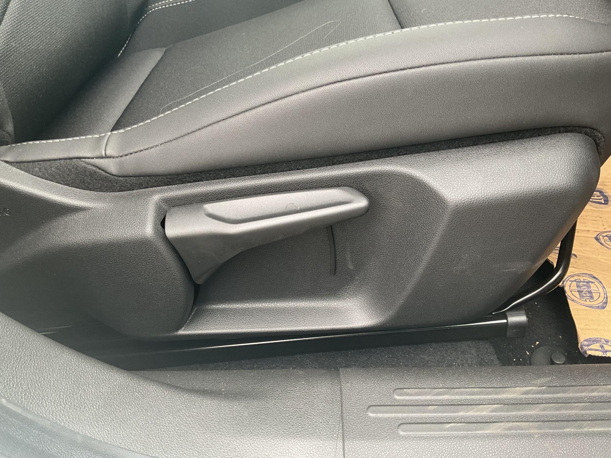Jeep Avenger Image 36