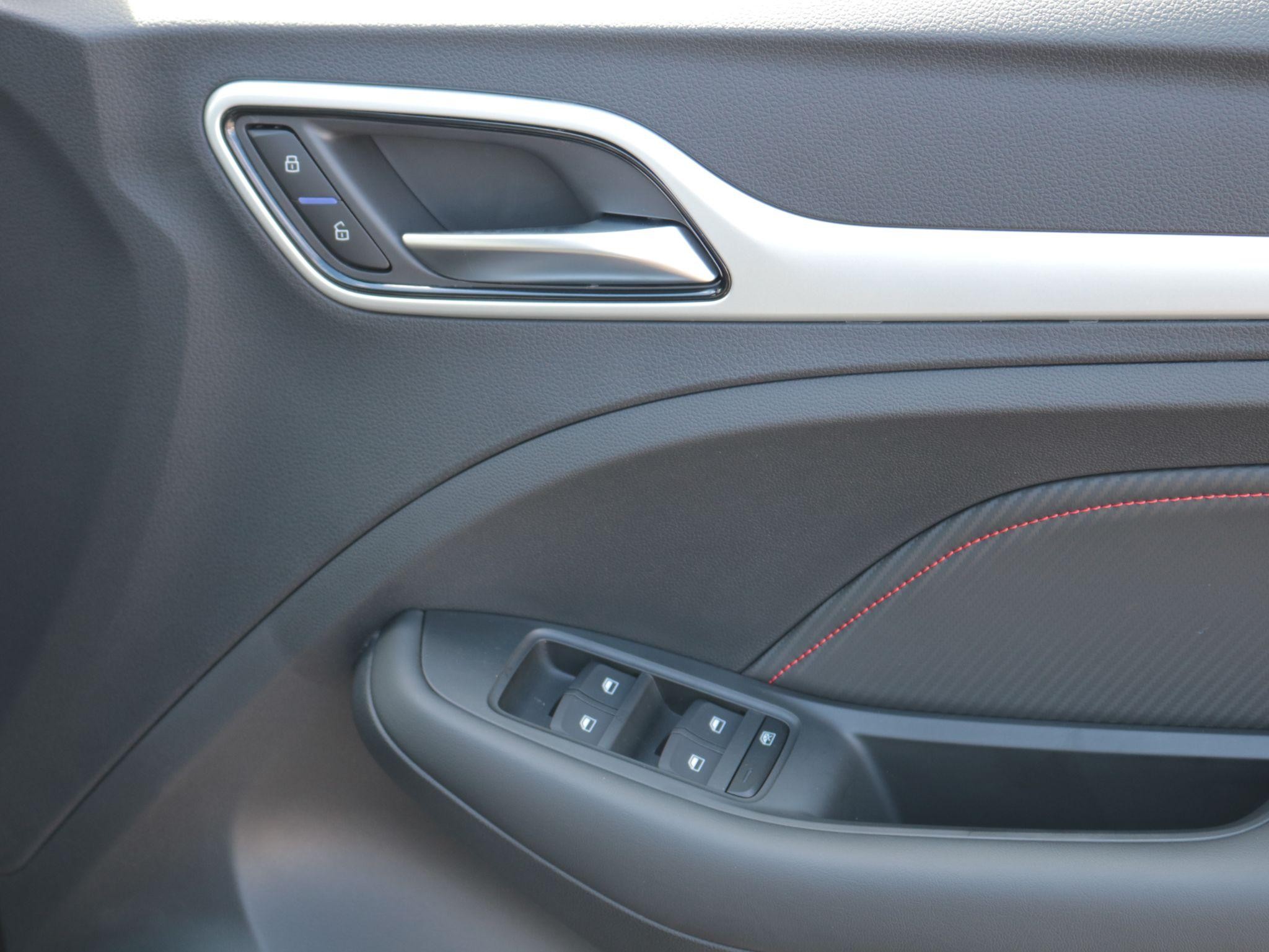 MG ZS EV Image 24