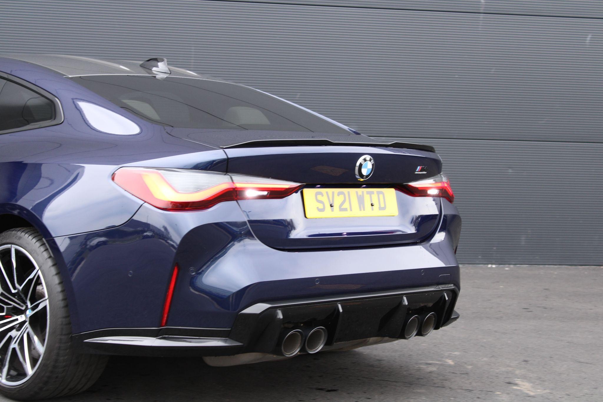 BMW M4 Image 10