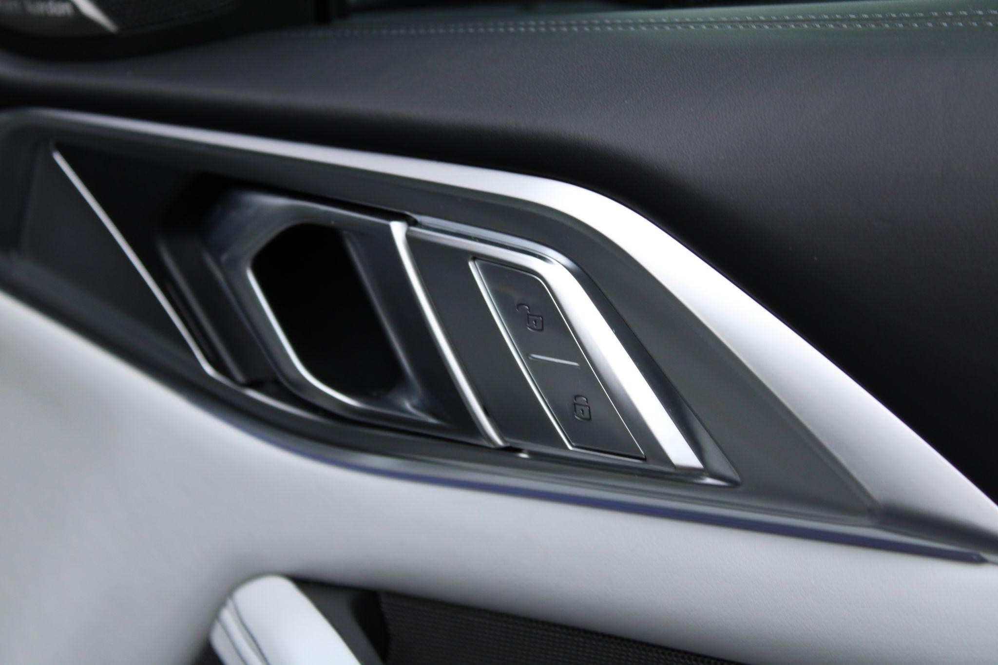 BMW M4 Image 21