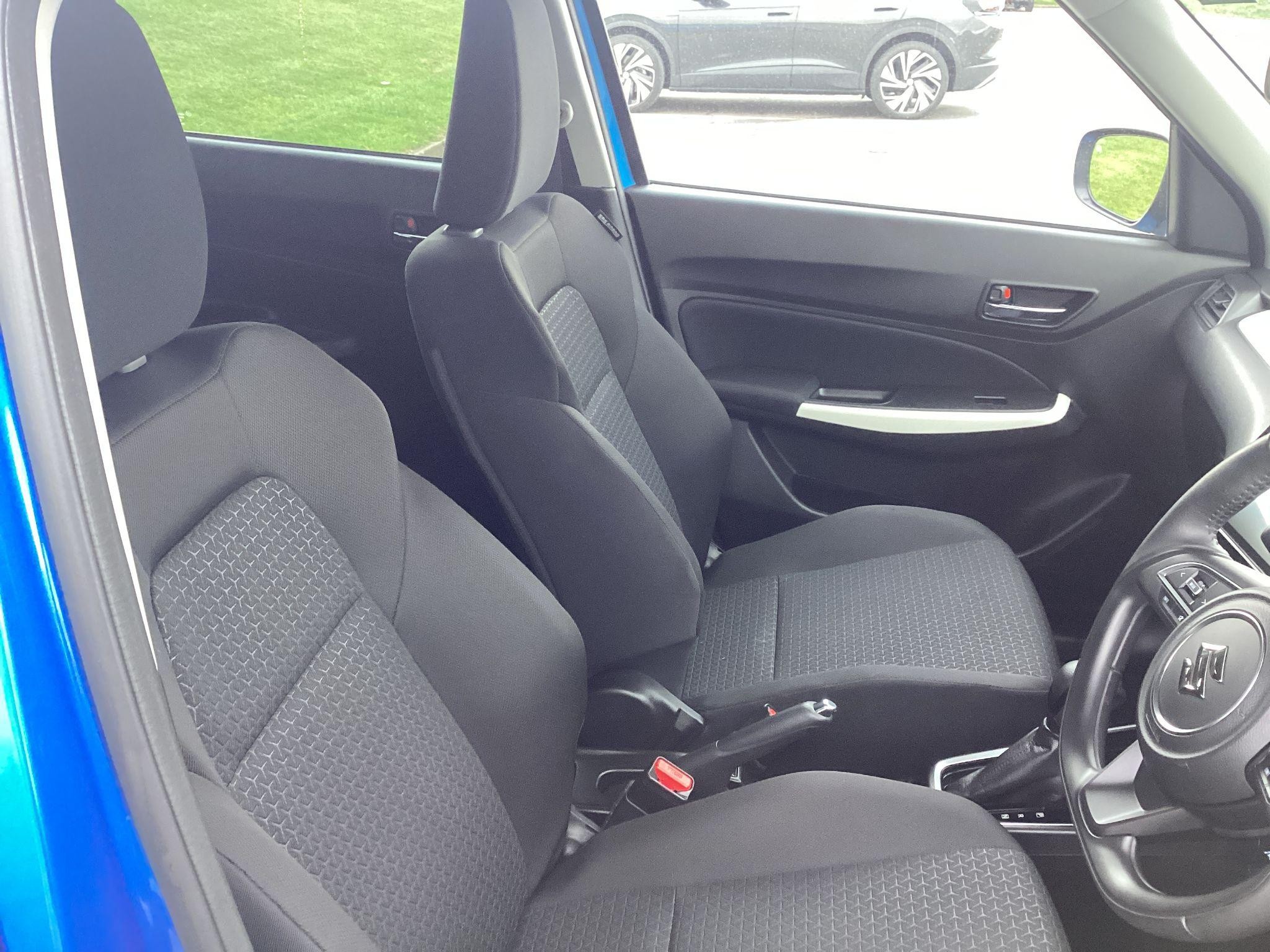 Suzuki Swift Image 12