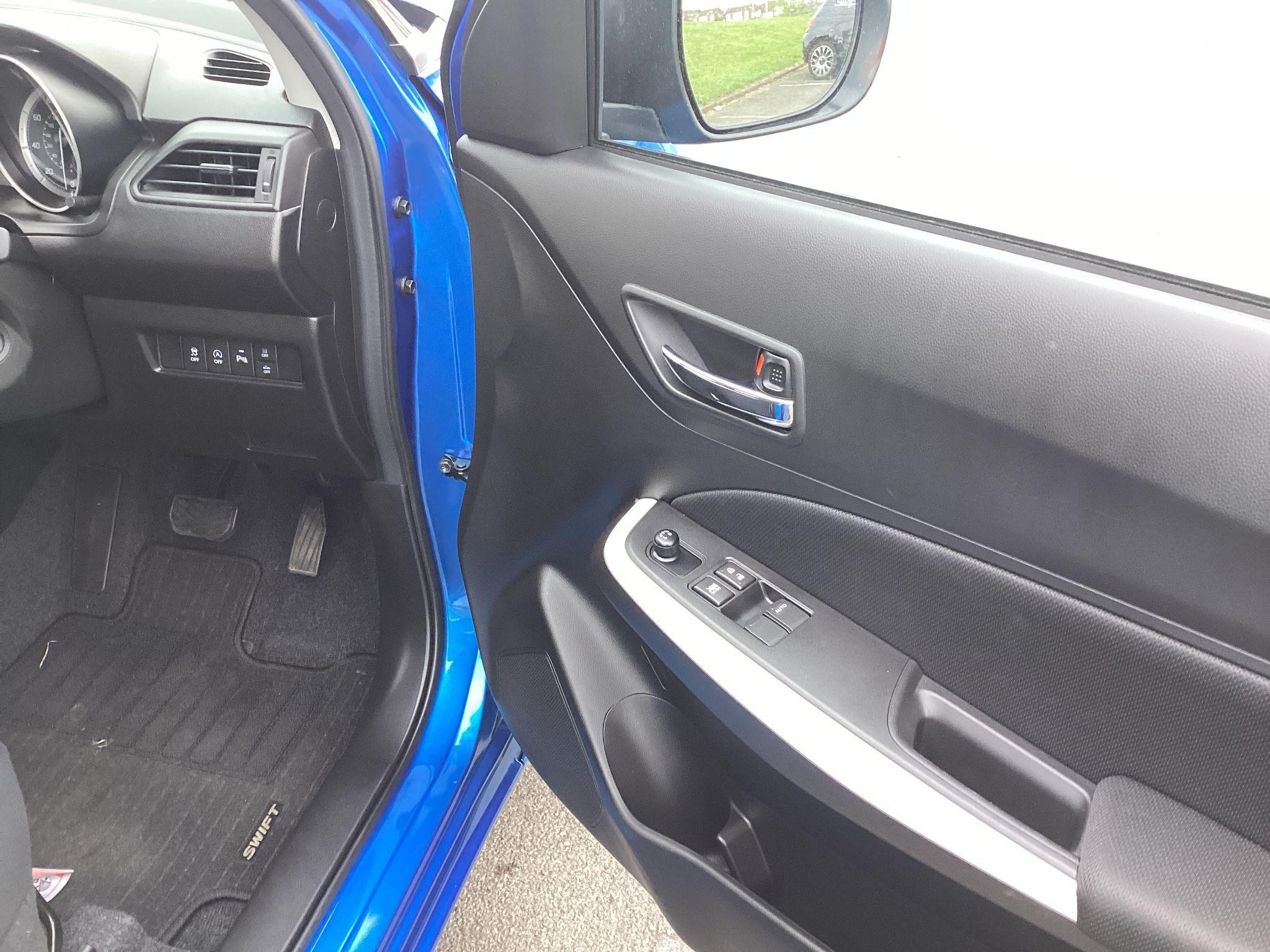 Suzuki Swift Image 16