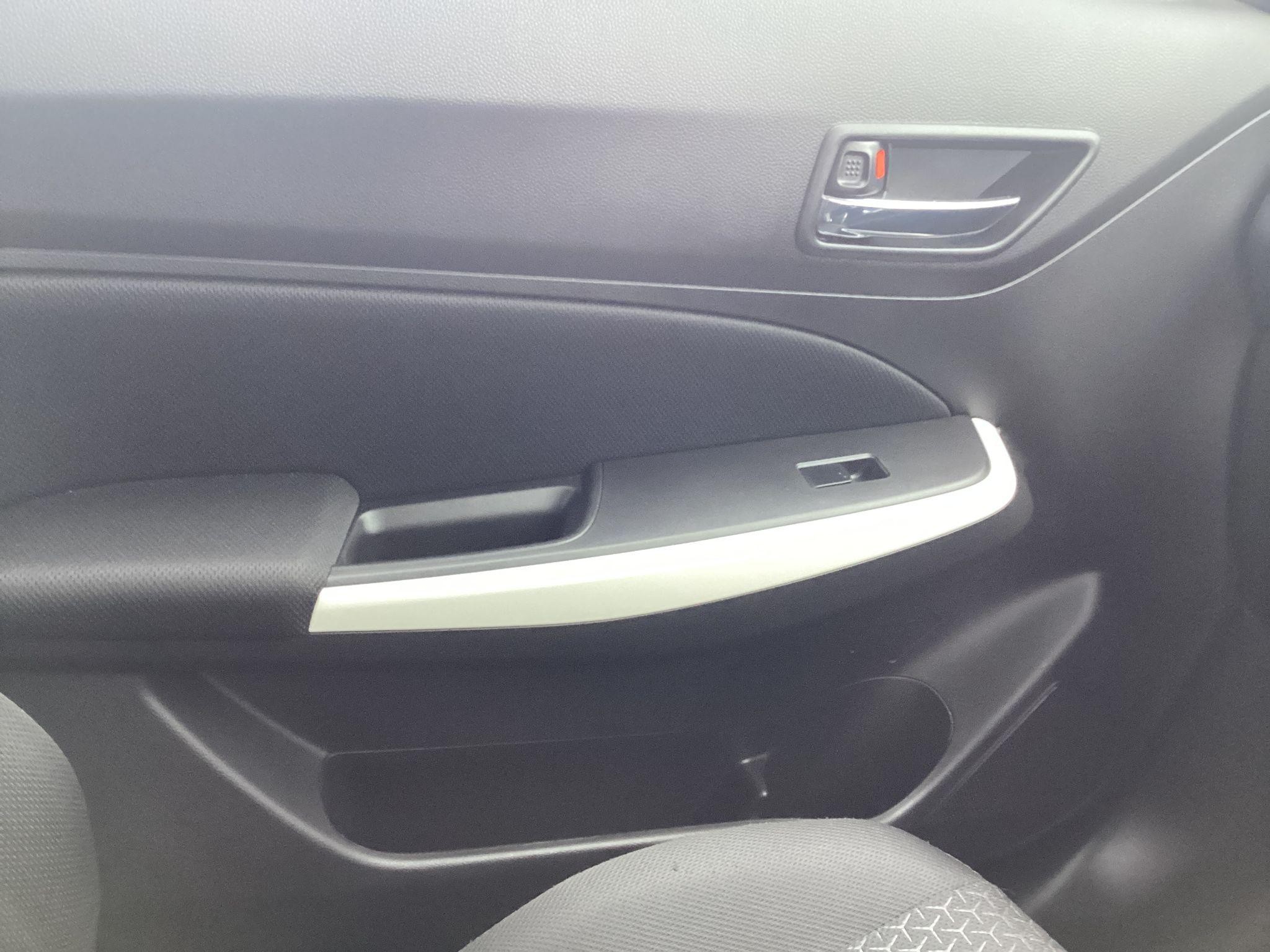Suzuki Swift Image 18