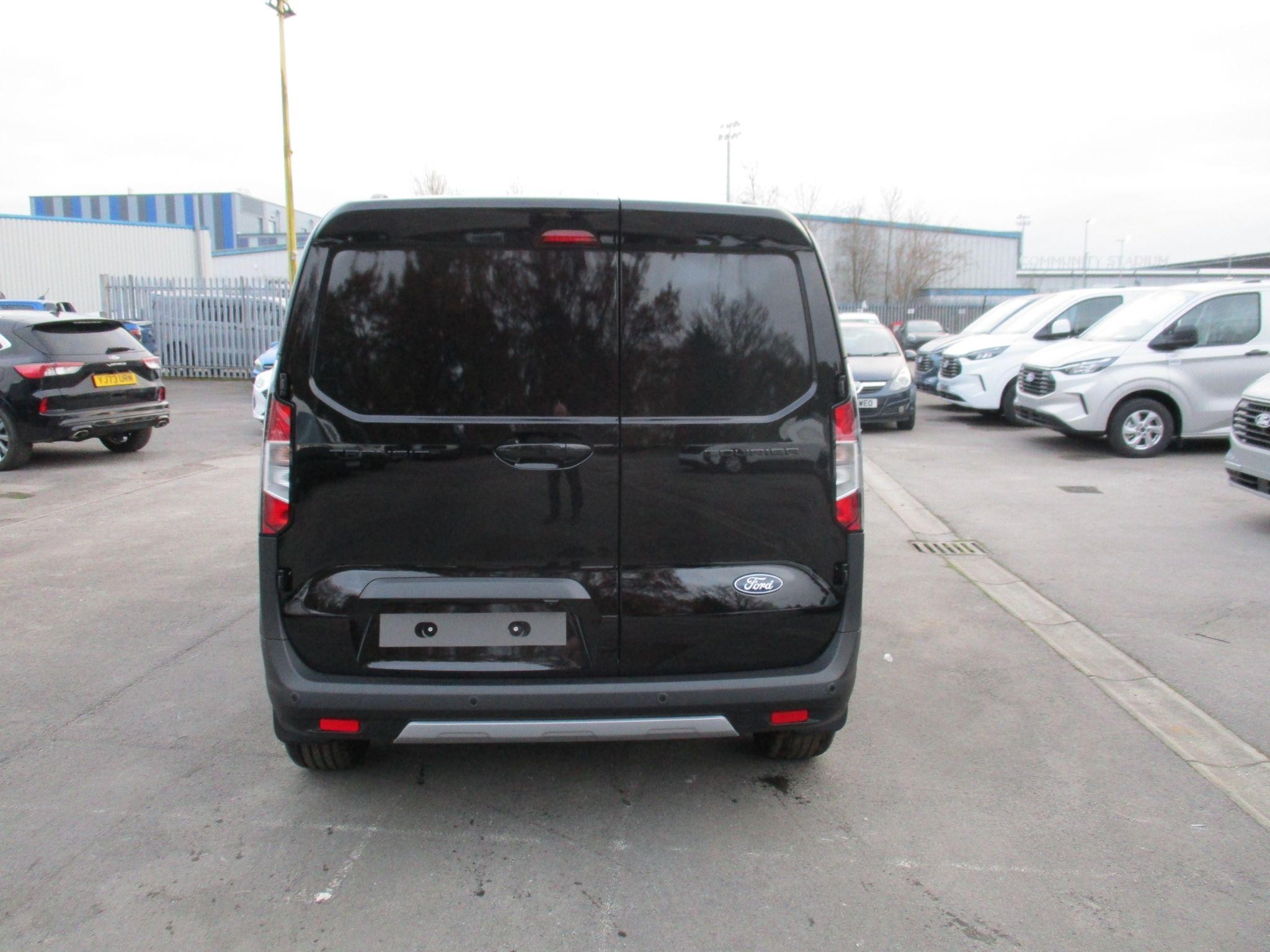 Ford Transit Courier Image 4