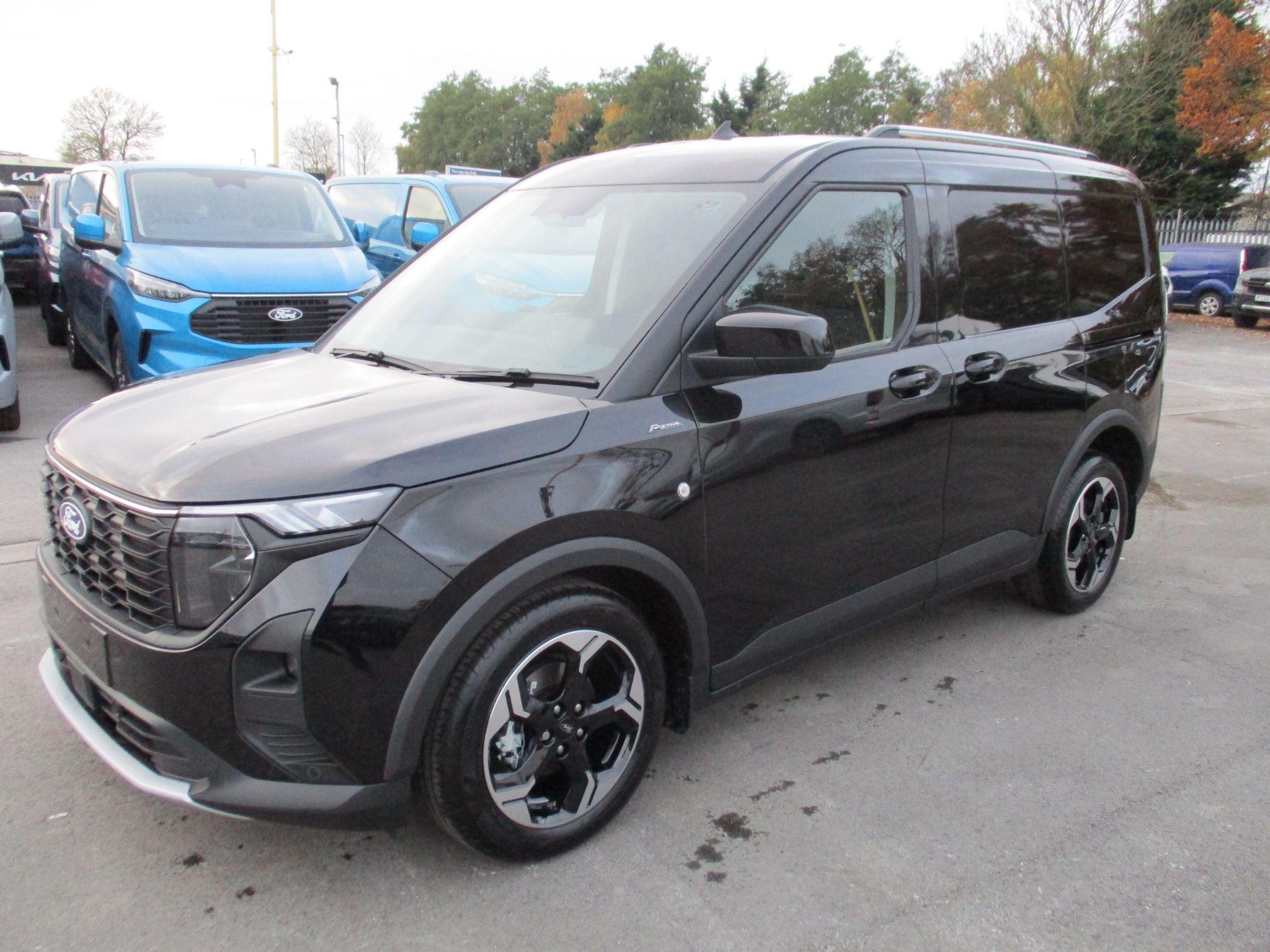 Ford Transit Courier Image 7