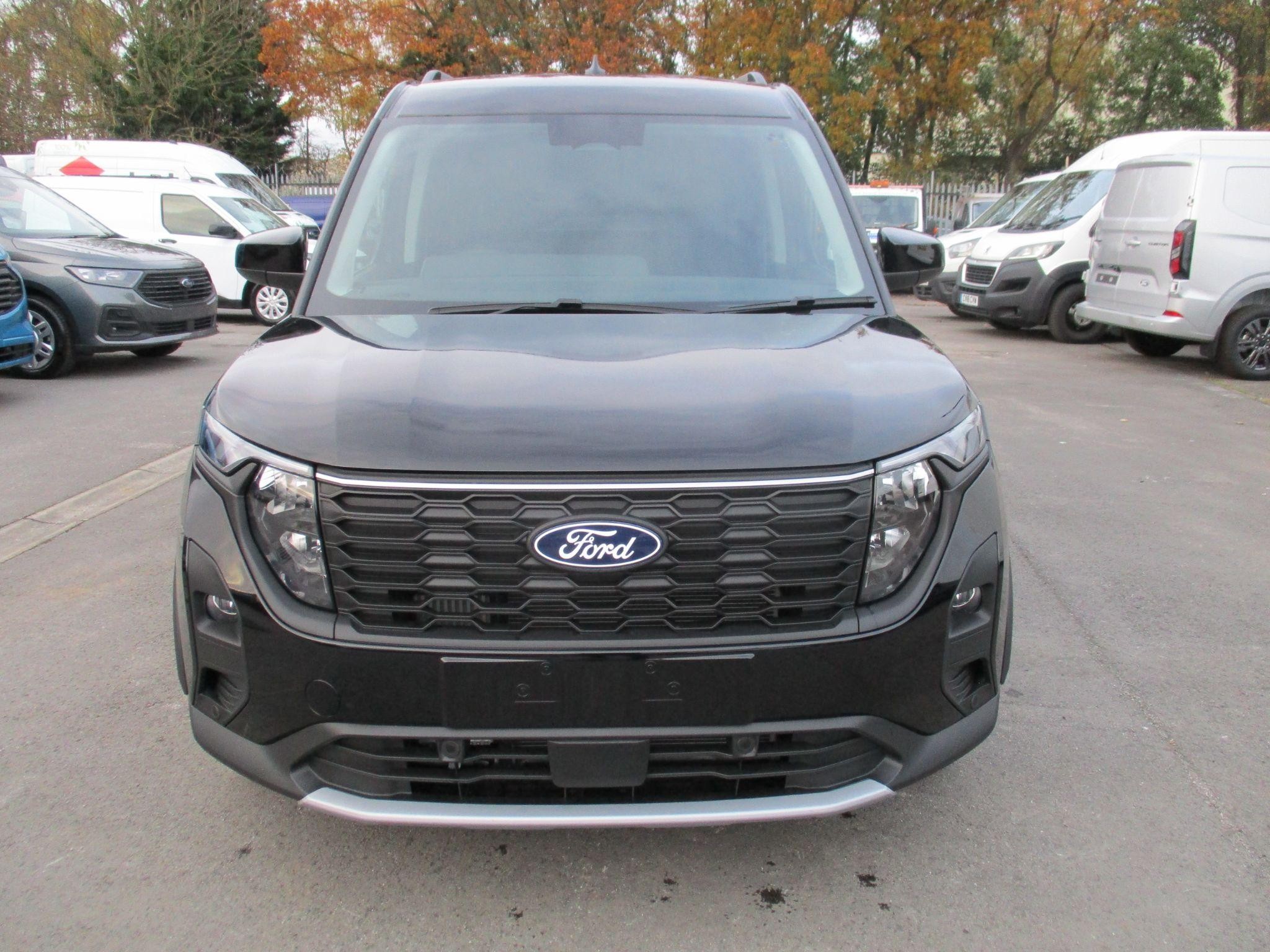 Ford Transit Courier Image 8