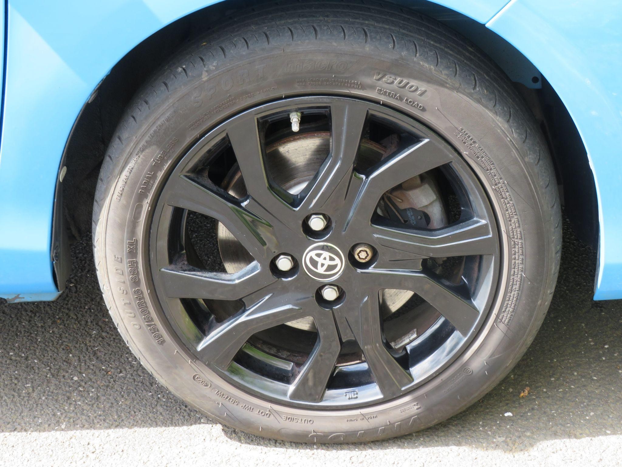 Toyota Yaris Image 11