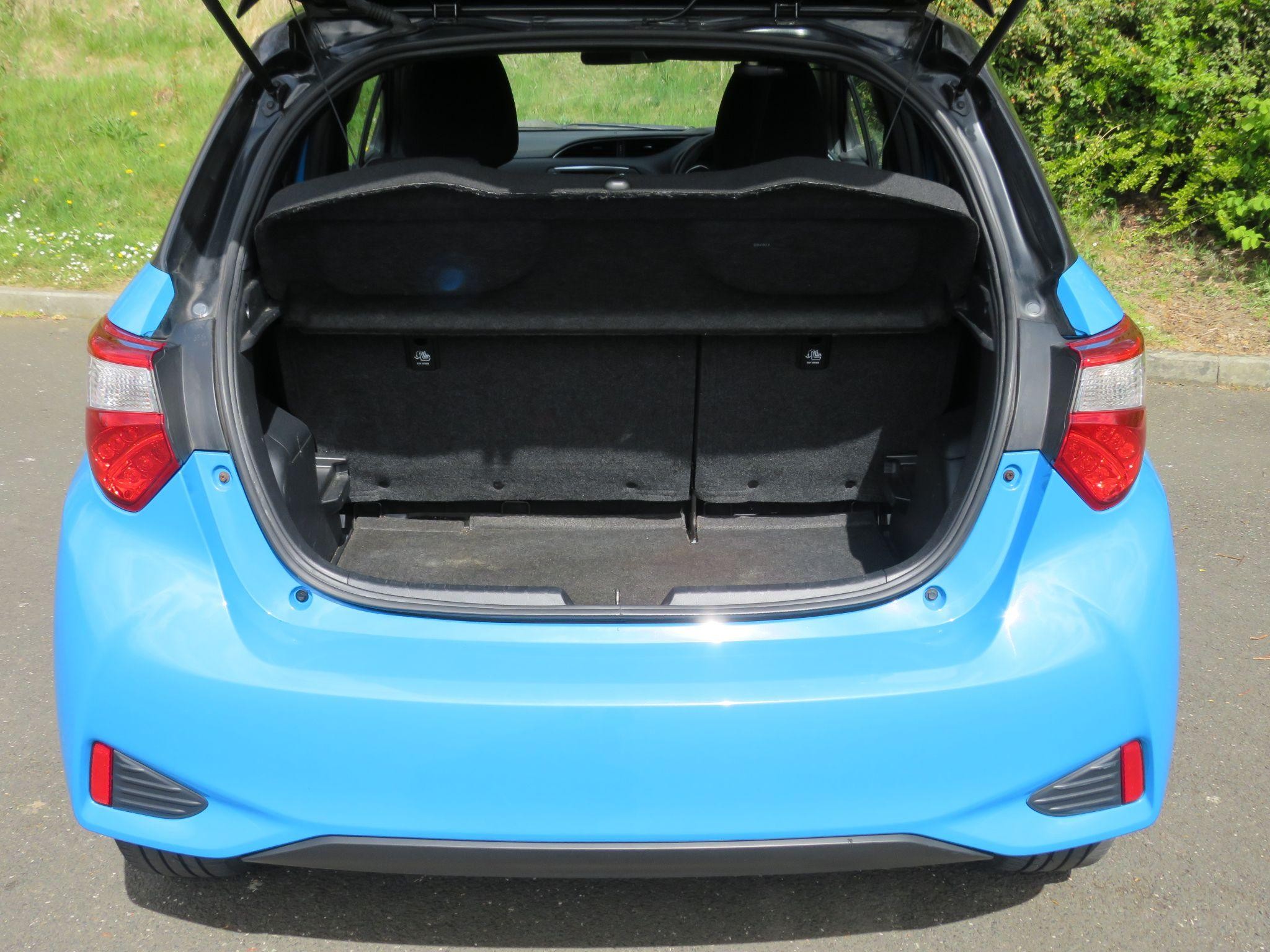 Toyota Yaris Image 12
