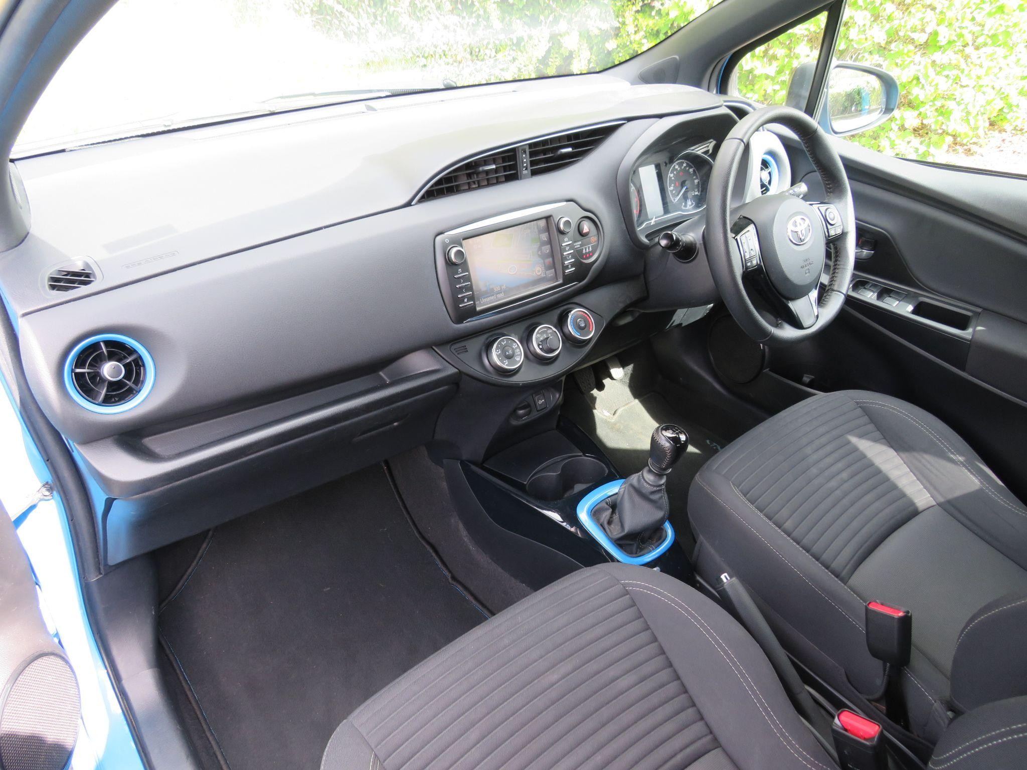 Toyota Yaris Image 15