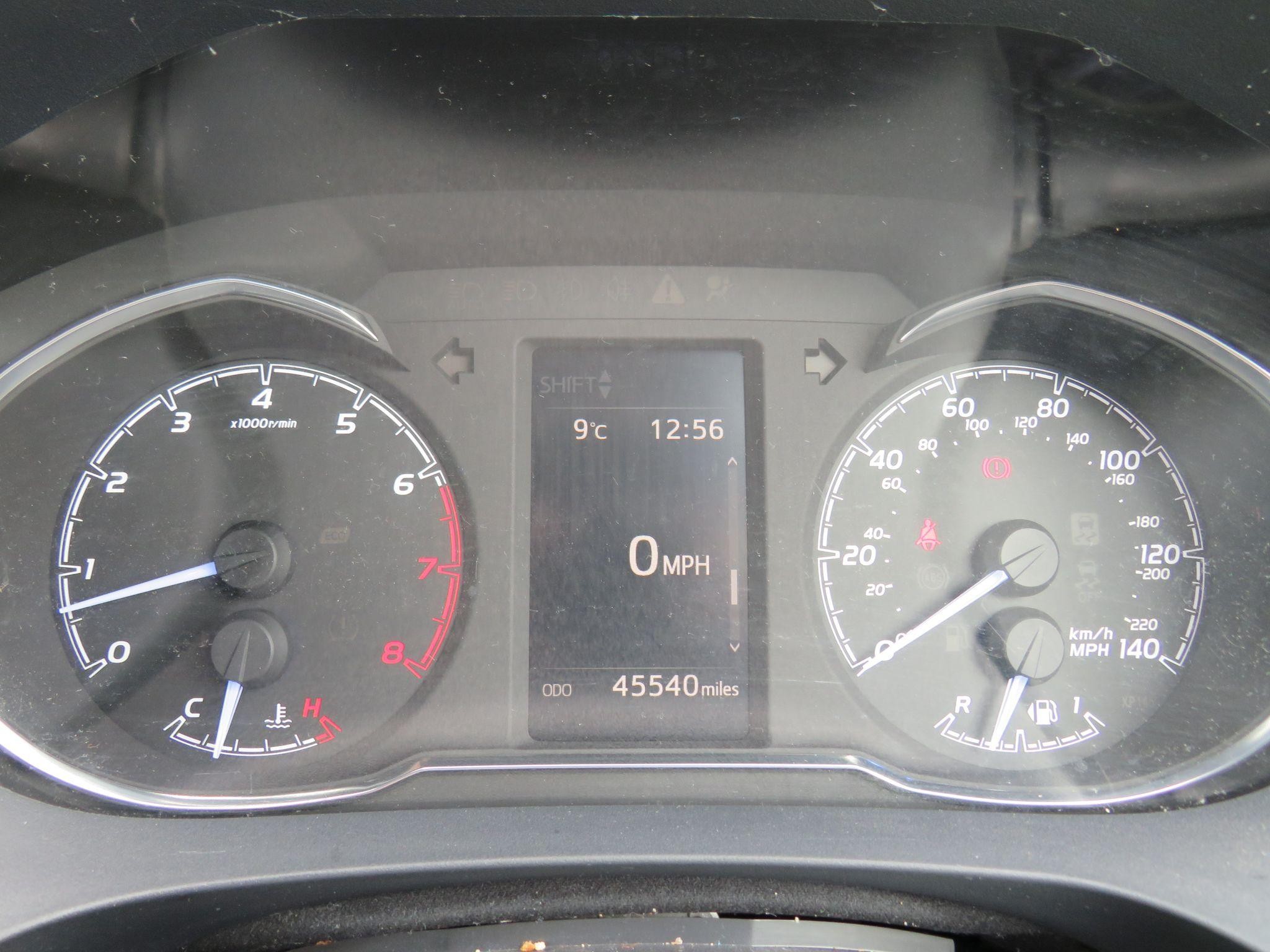 Toyota Yaris Image 16