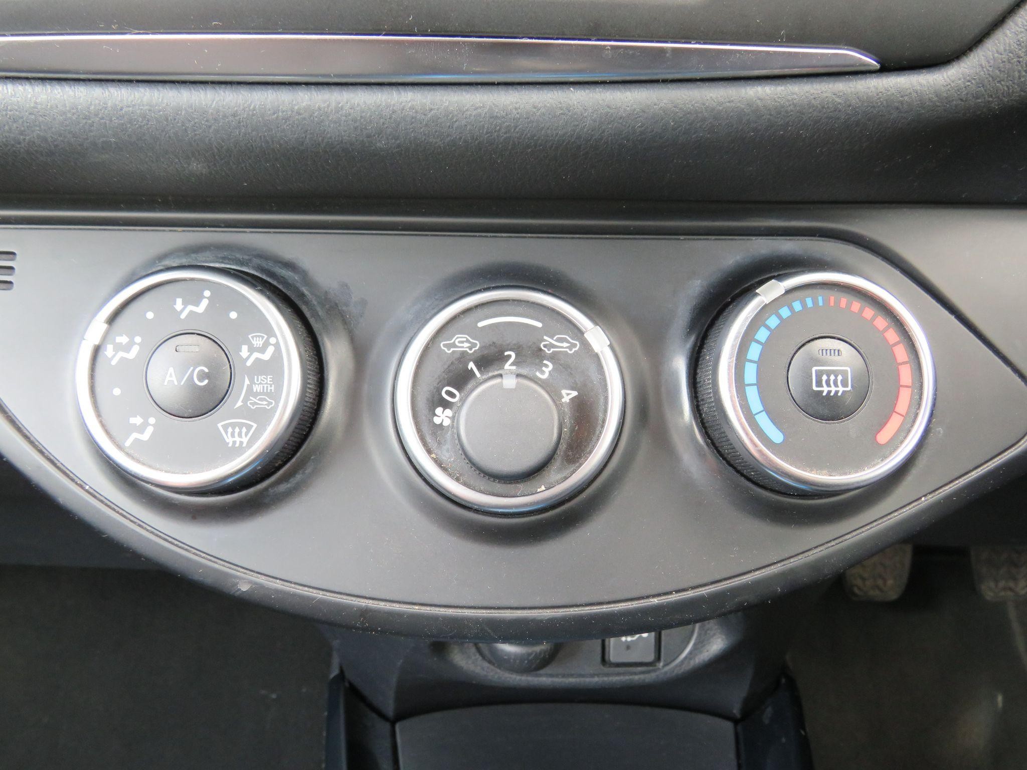 Toyota Yaris Image 36