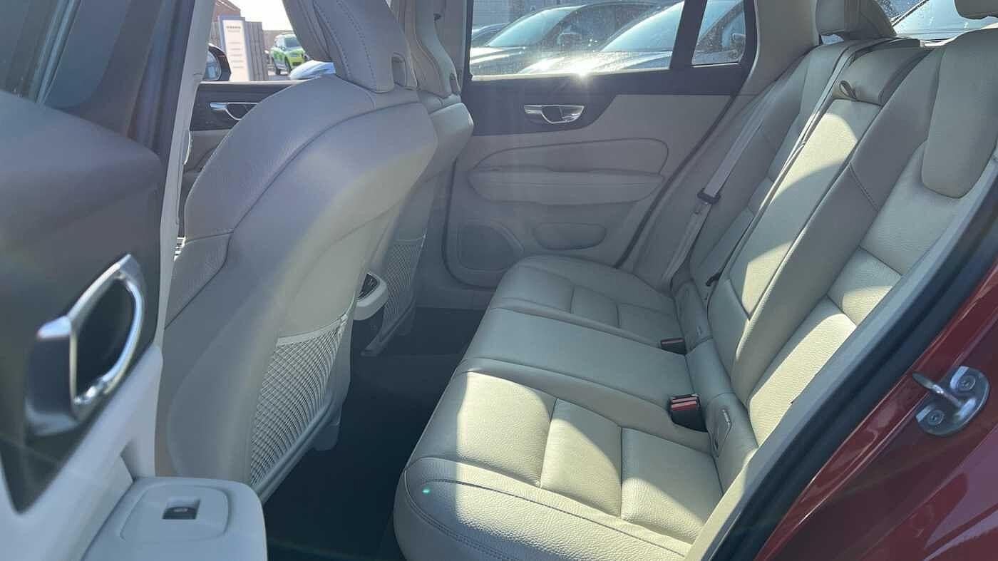 Volvo V60 Image 11