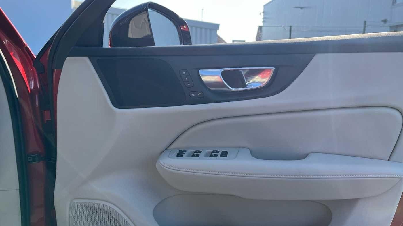 Volvo V60 Image 16