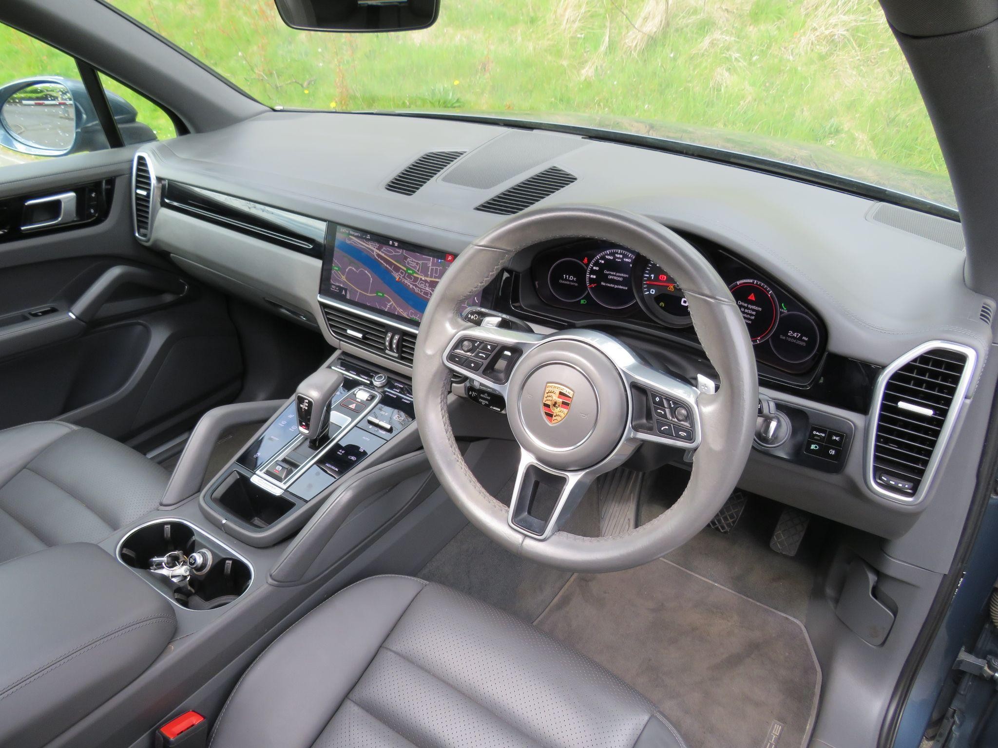 Porsche Cayenne Image 13