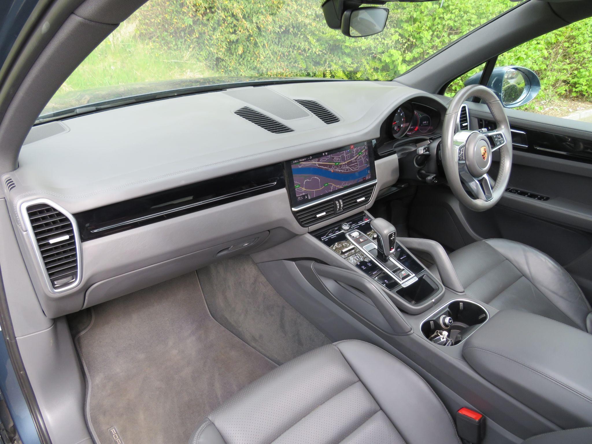 Porsche Cayenne Image 15