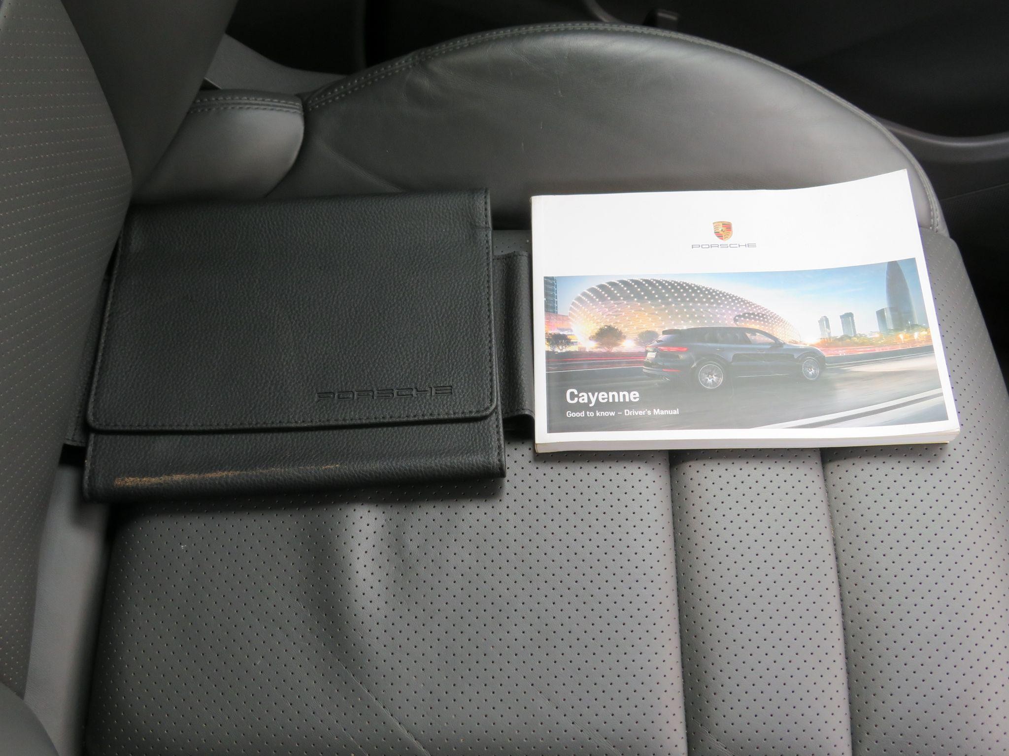 Porsche Cayenne Image 22