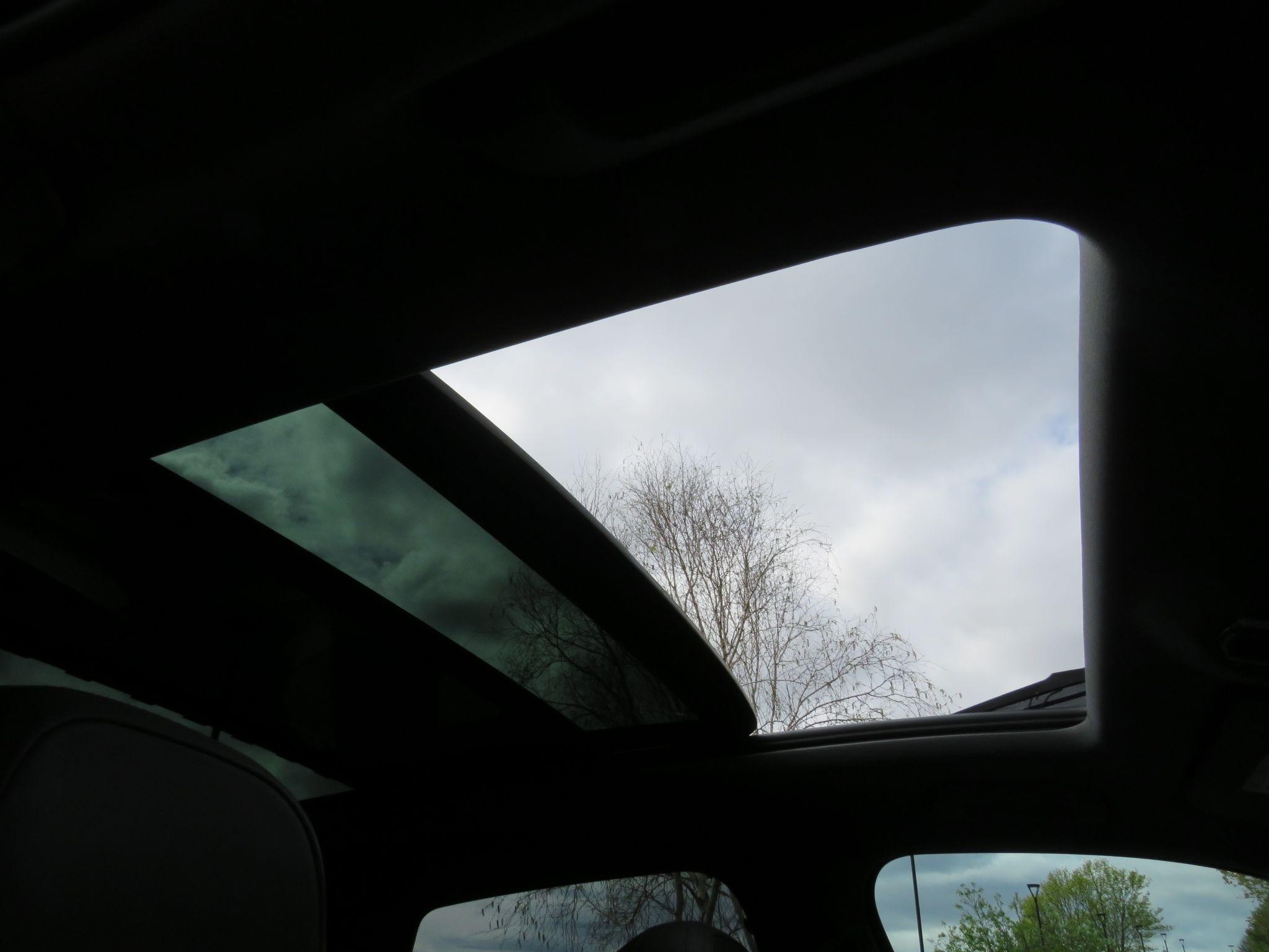 Porsche Cayenne Image 27