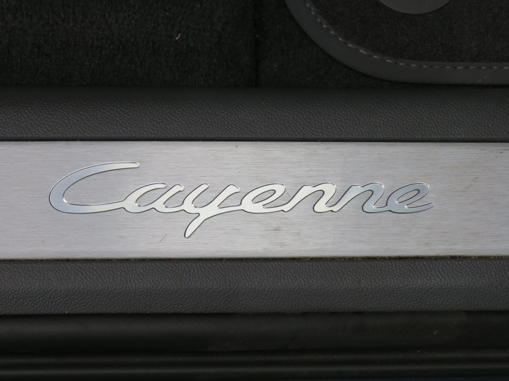 Porsche Cayenne Image 31