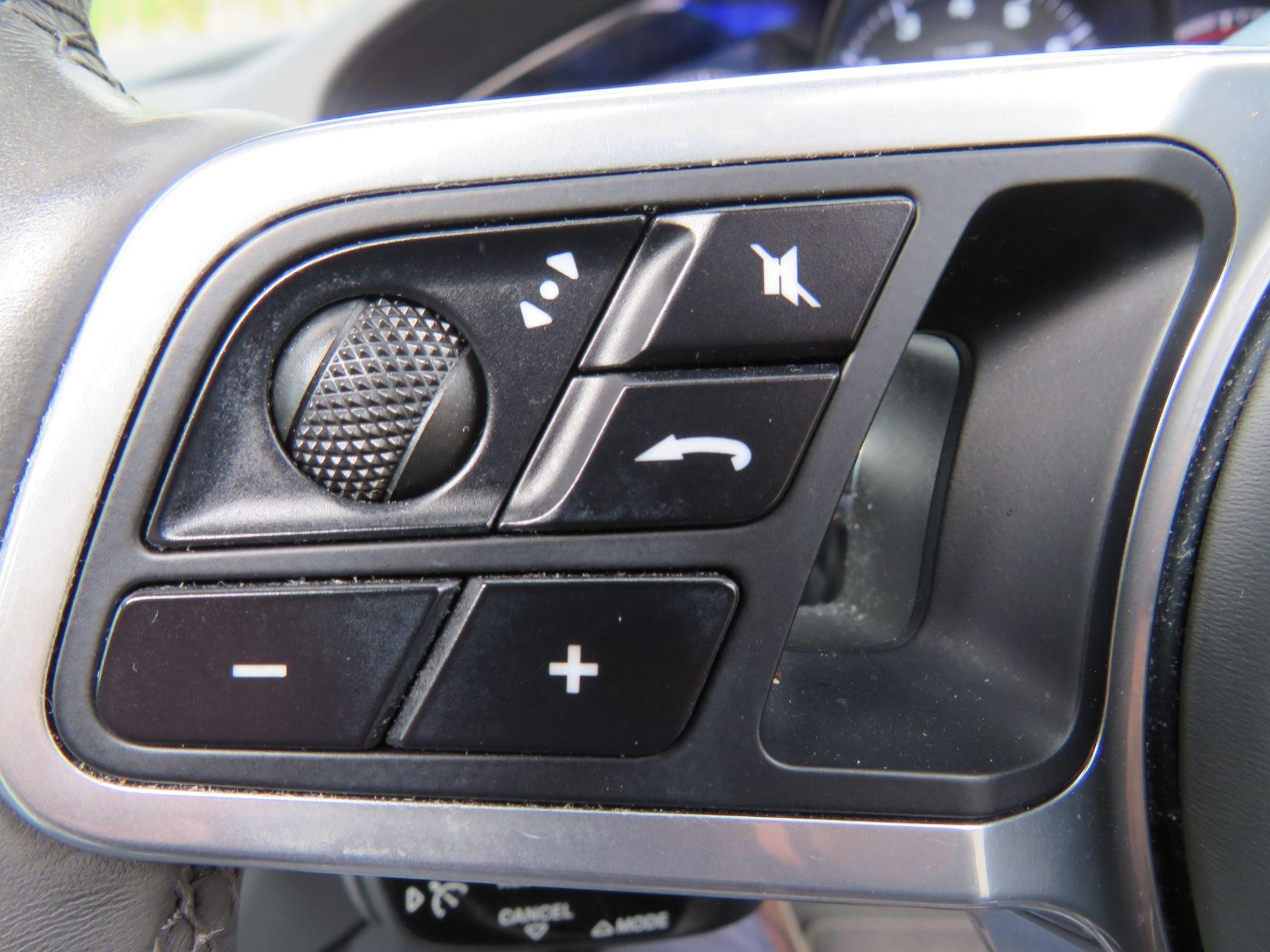 Porsche Cayenne Image 34