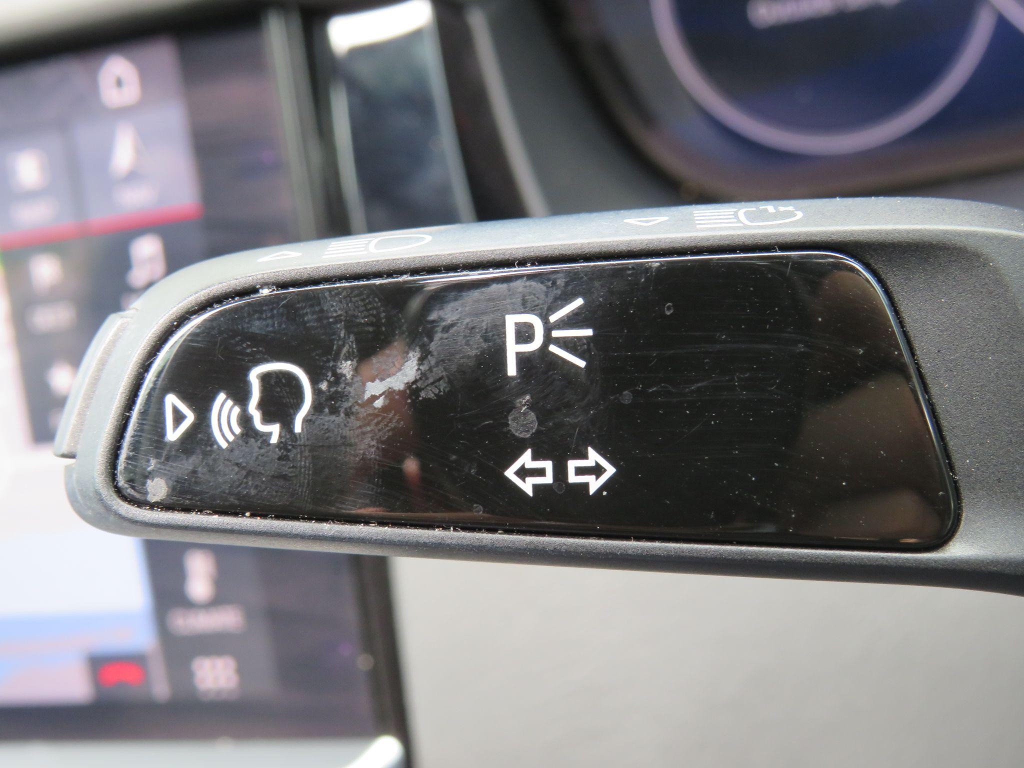 Porsche Cayenne Image 36