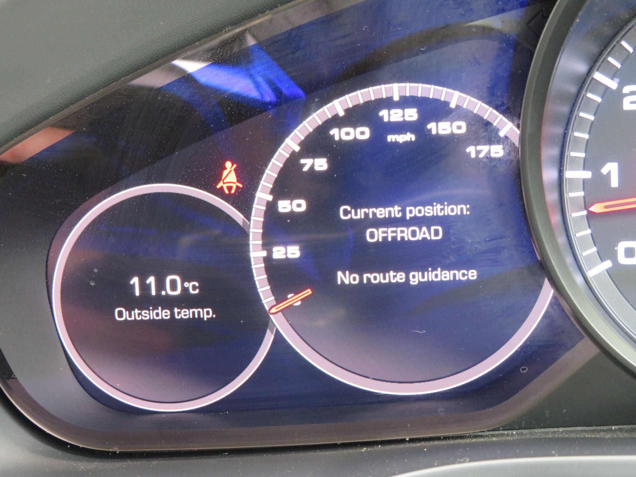 Porsche Cayenne Image 40