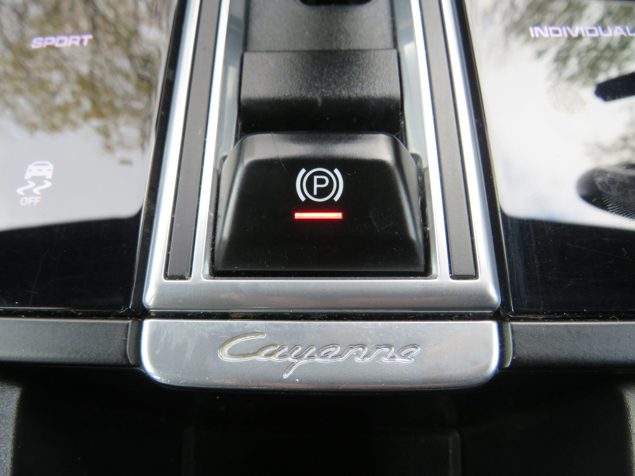 Porsche Cayenne Image 47