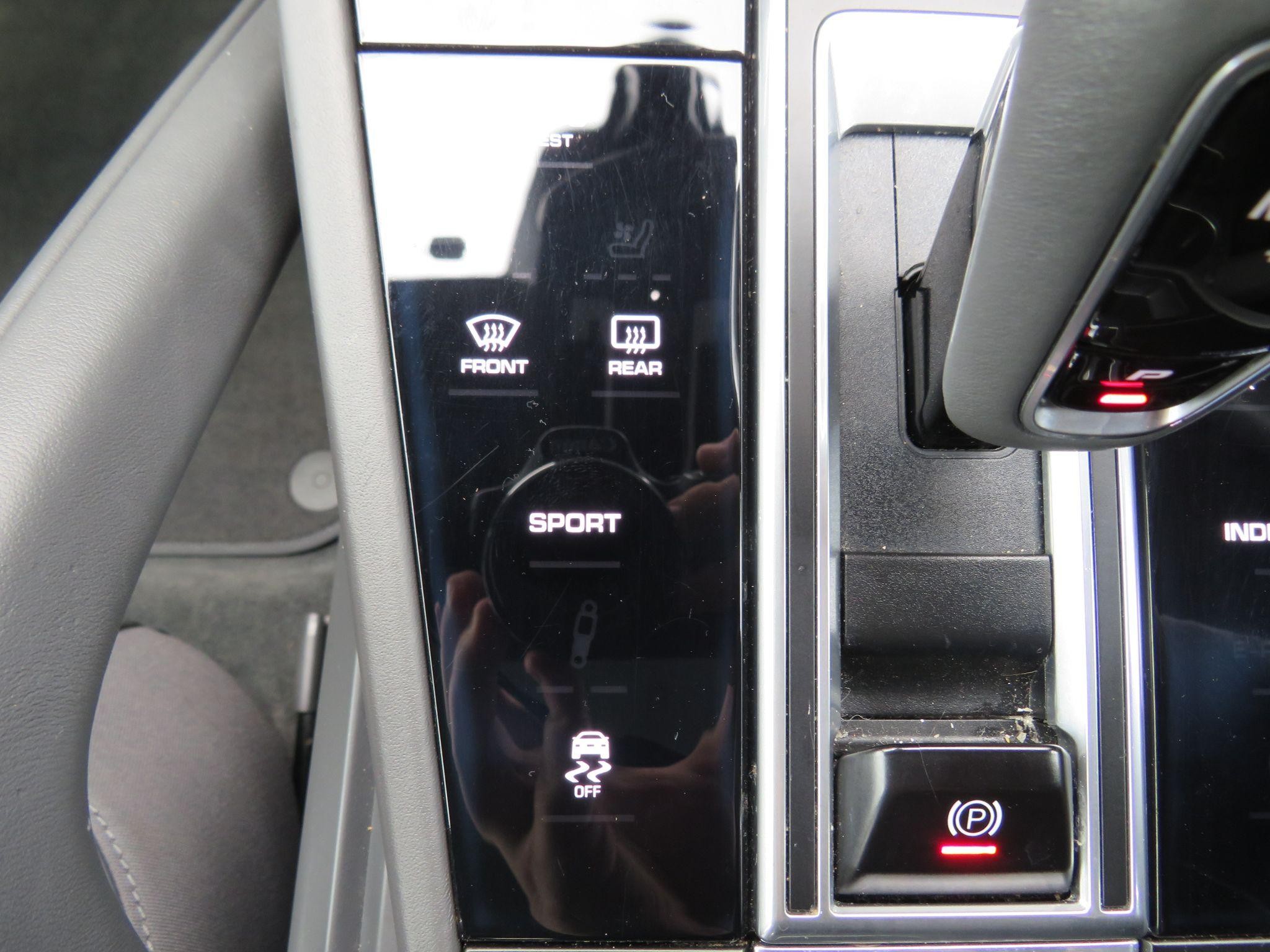 Porsche Cayenne Image 49