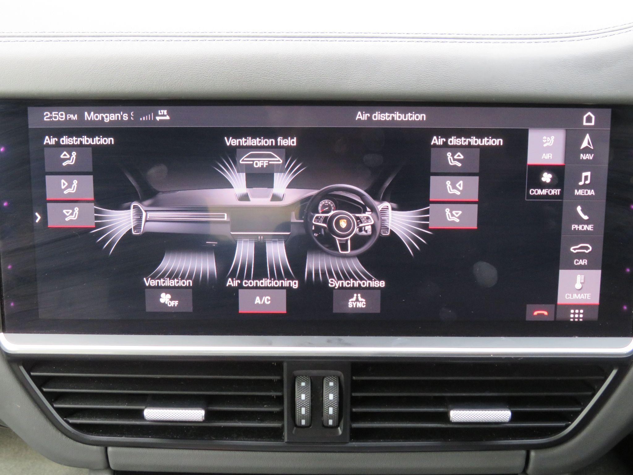 Porsche Cayenne Image 56
