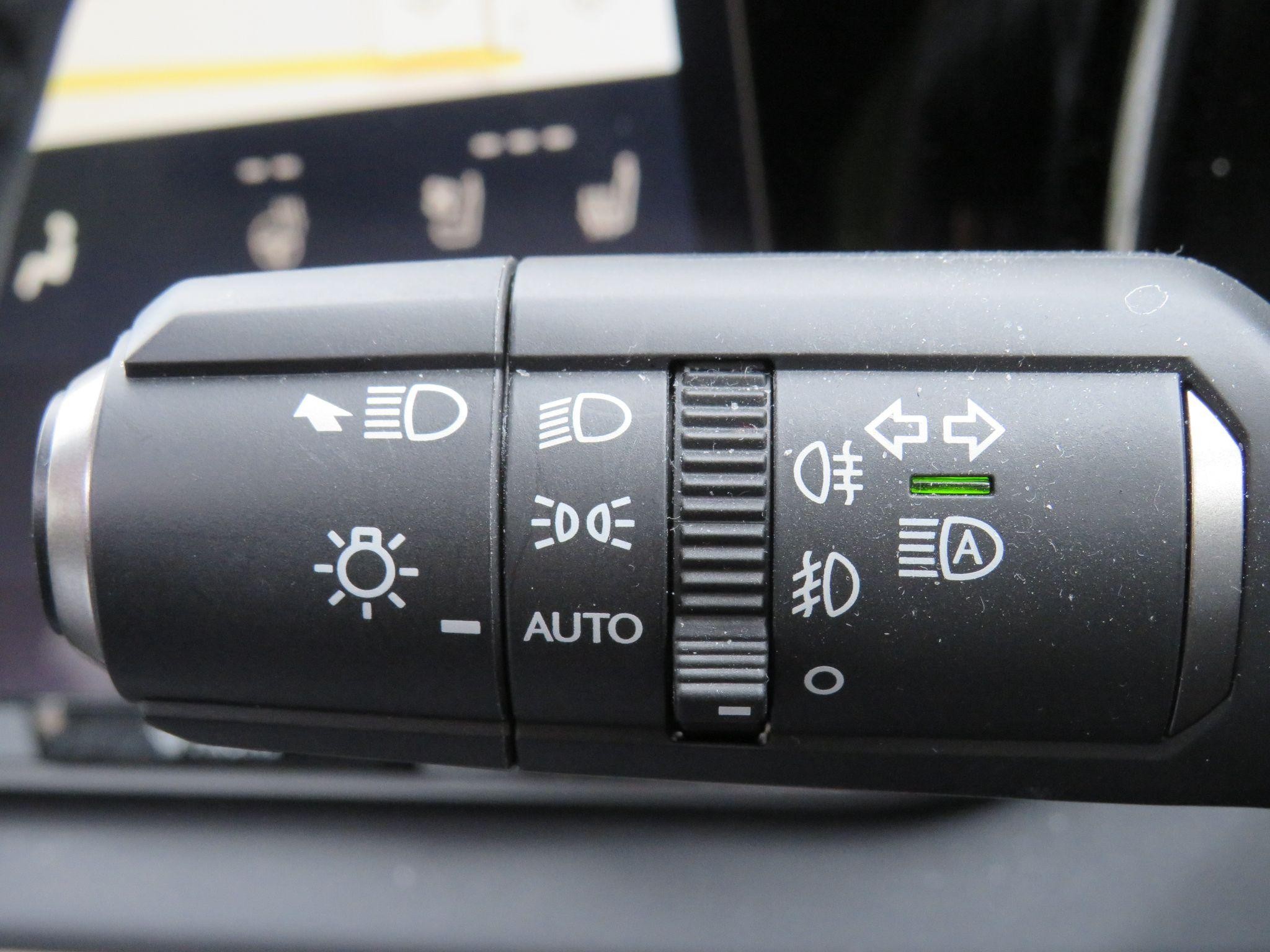 Lexus RX Image 27