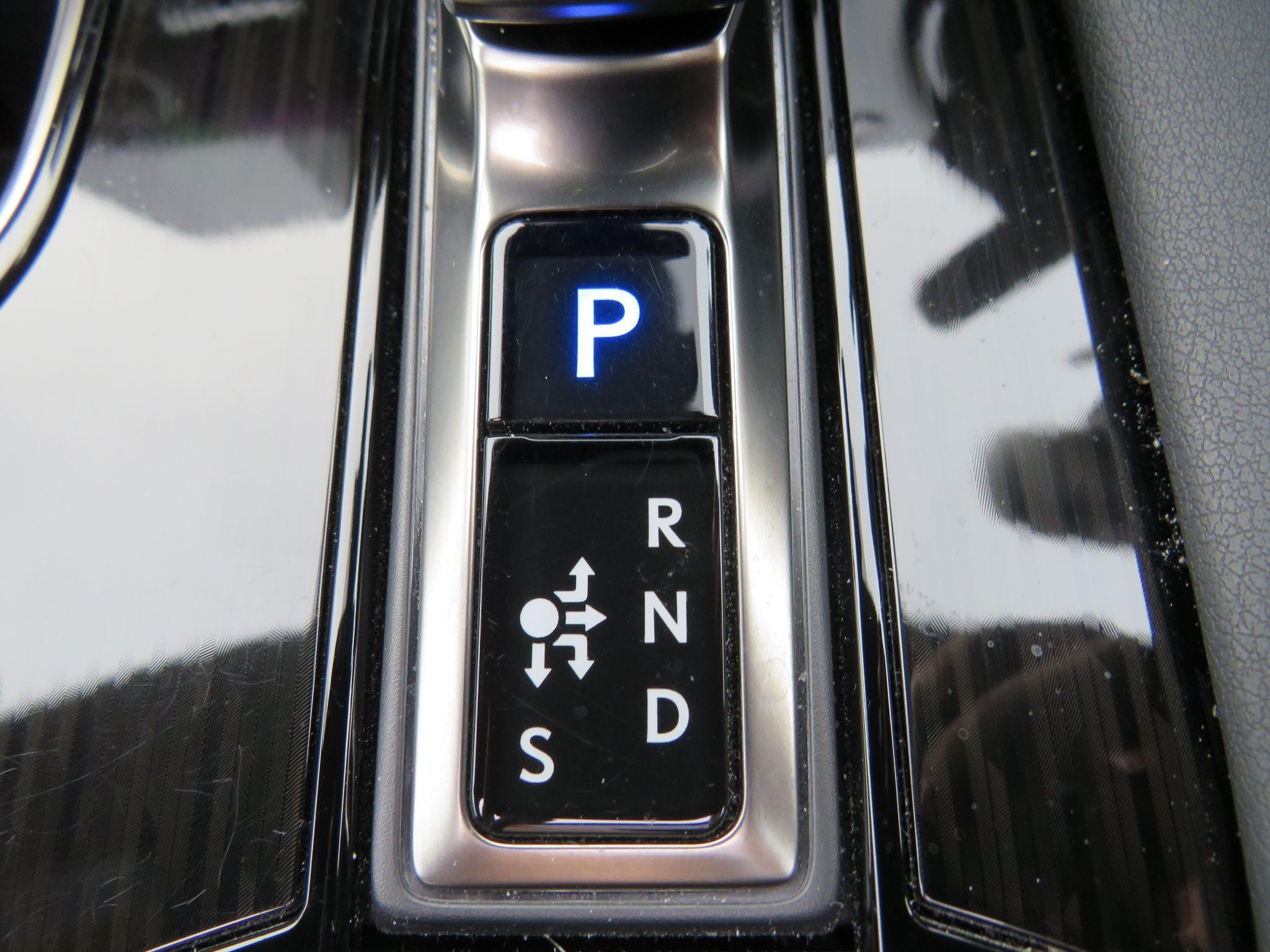 Lexus RX Image 30