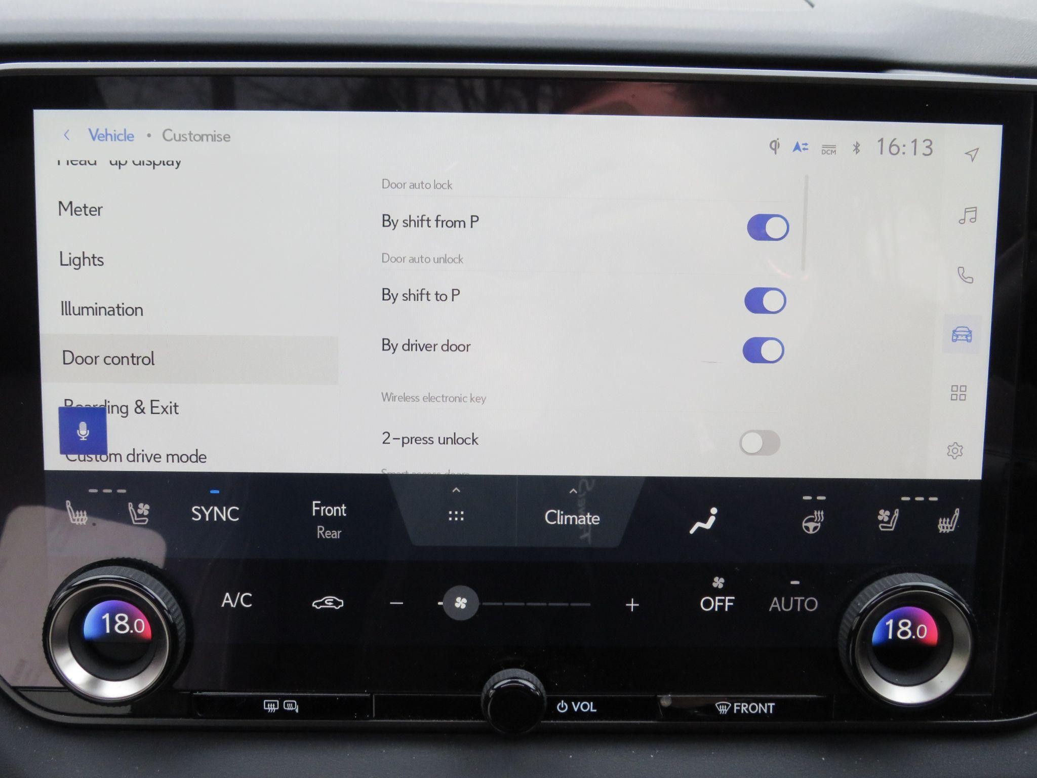 Lexus RX Image 44