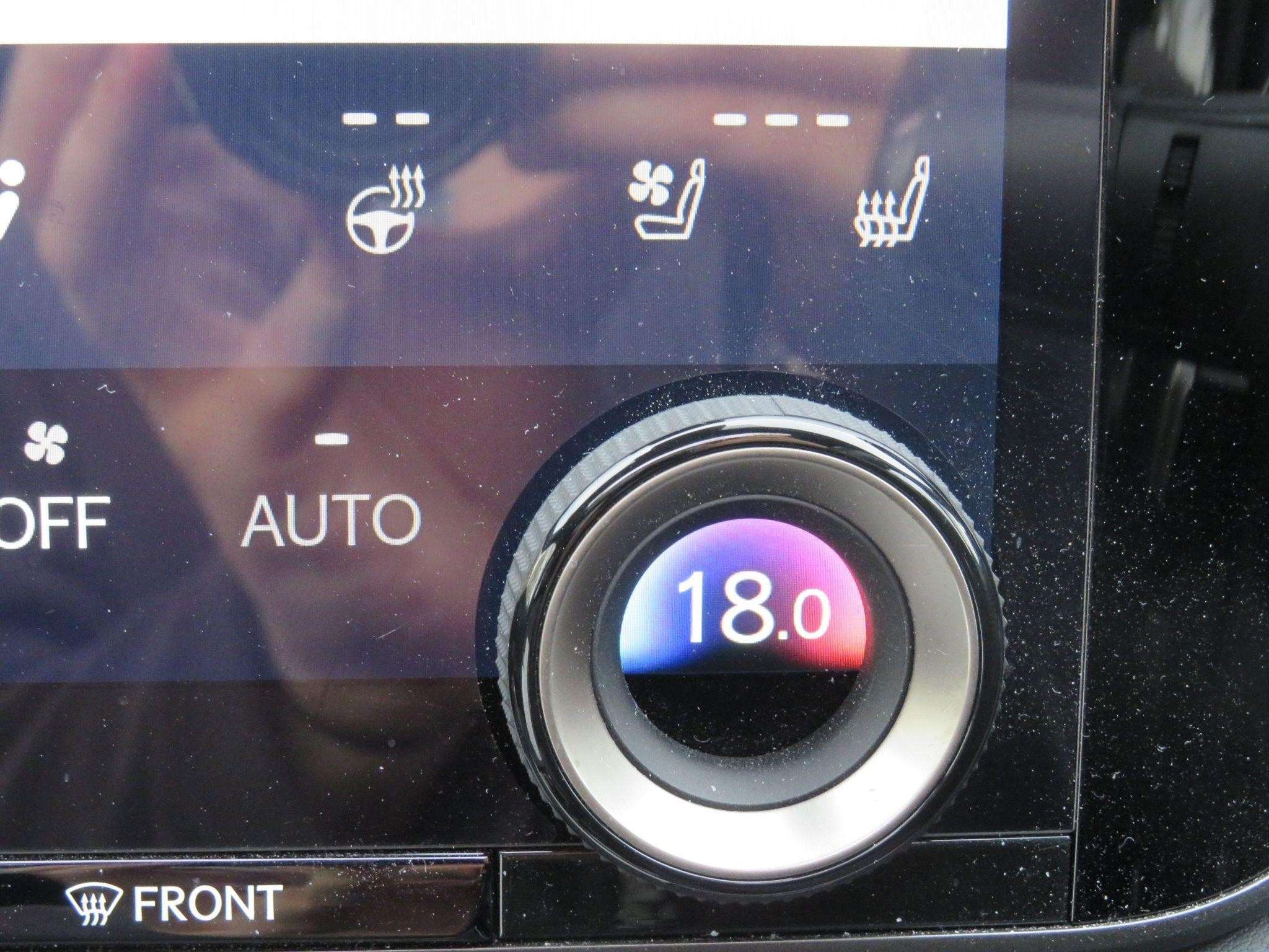Lexus RX Image 47