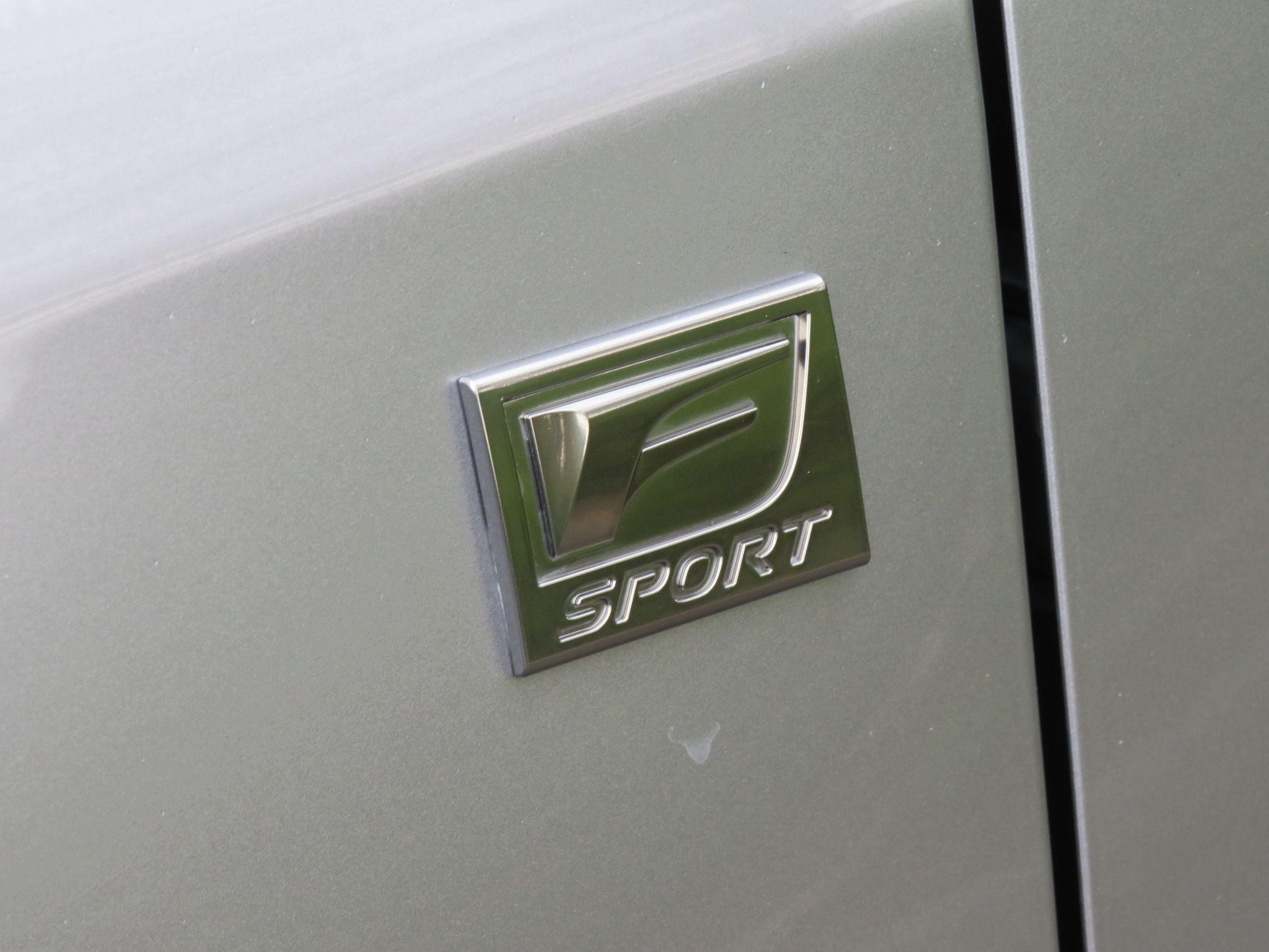 Lexus RX Image 48