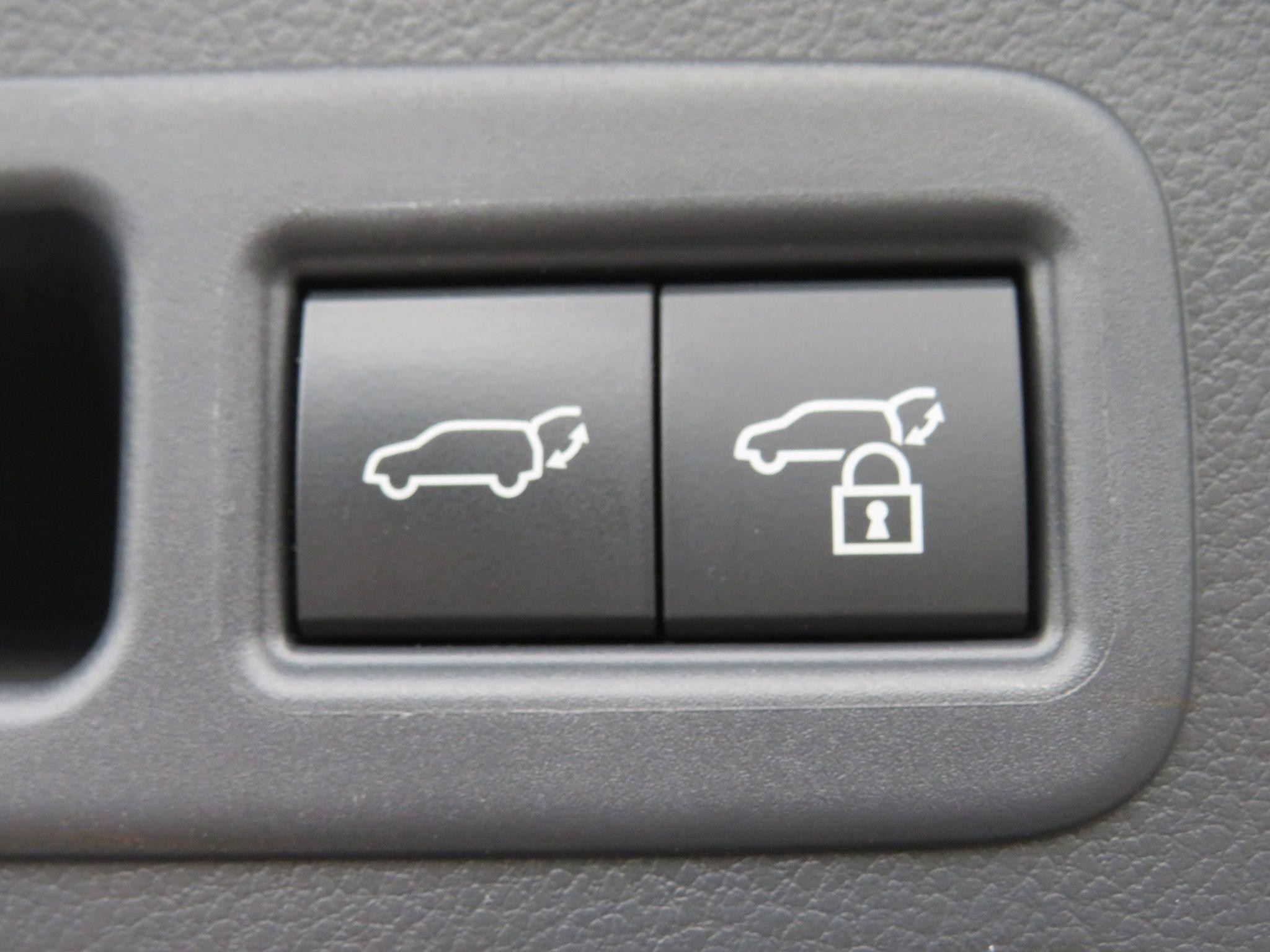 Lexus RX Image 53
