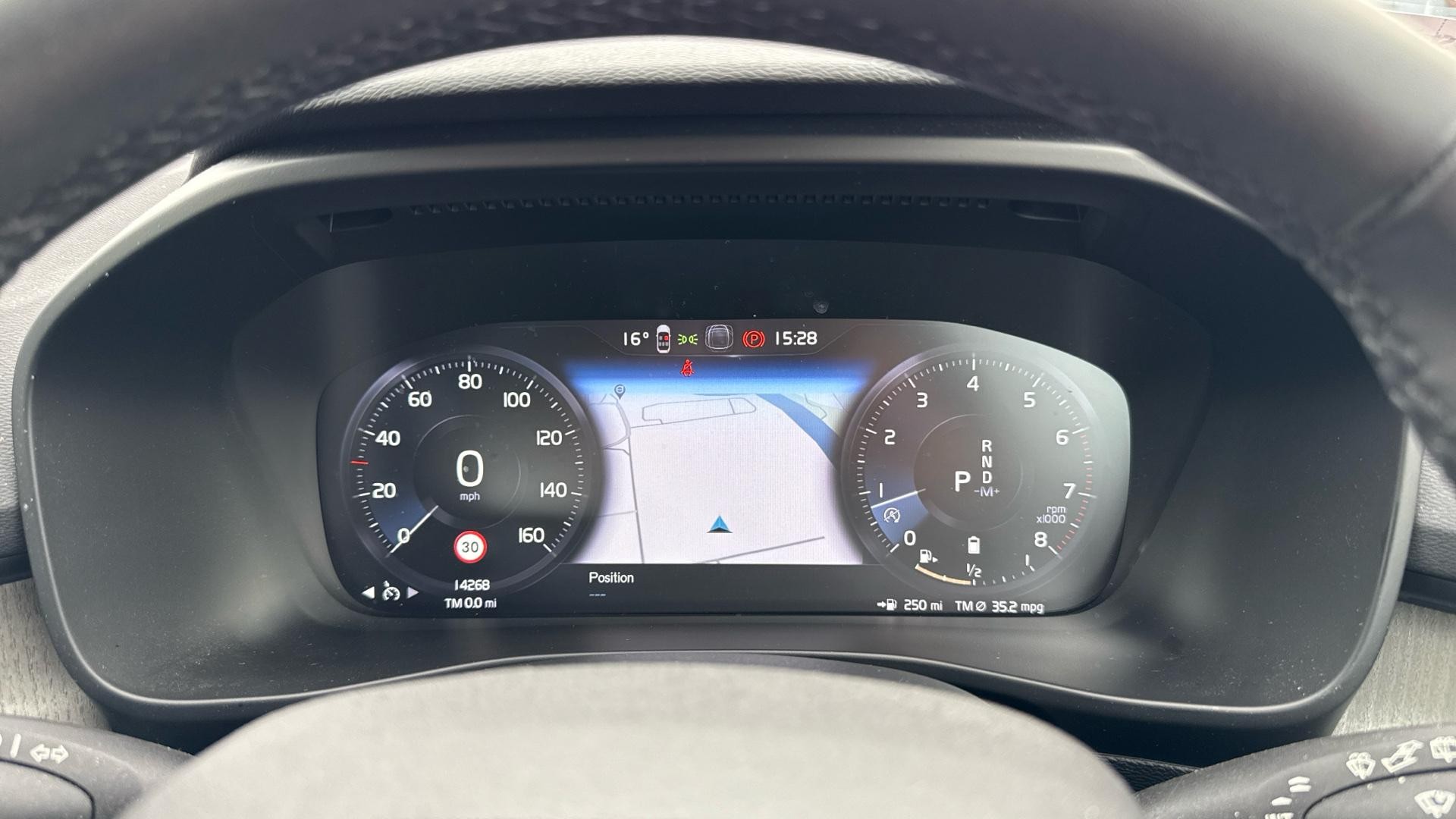 Volvo XC40 Image 11