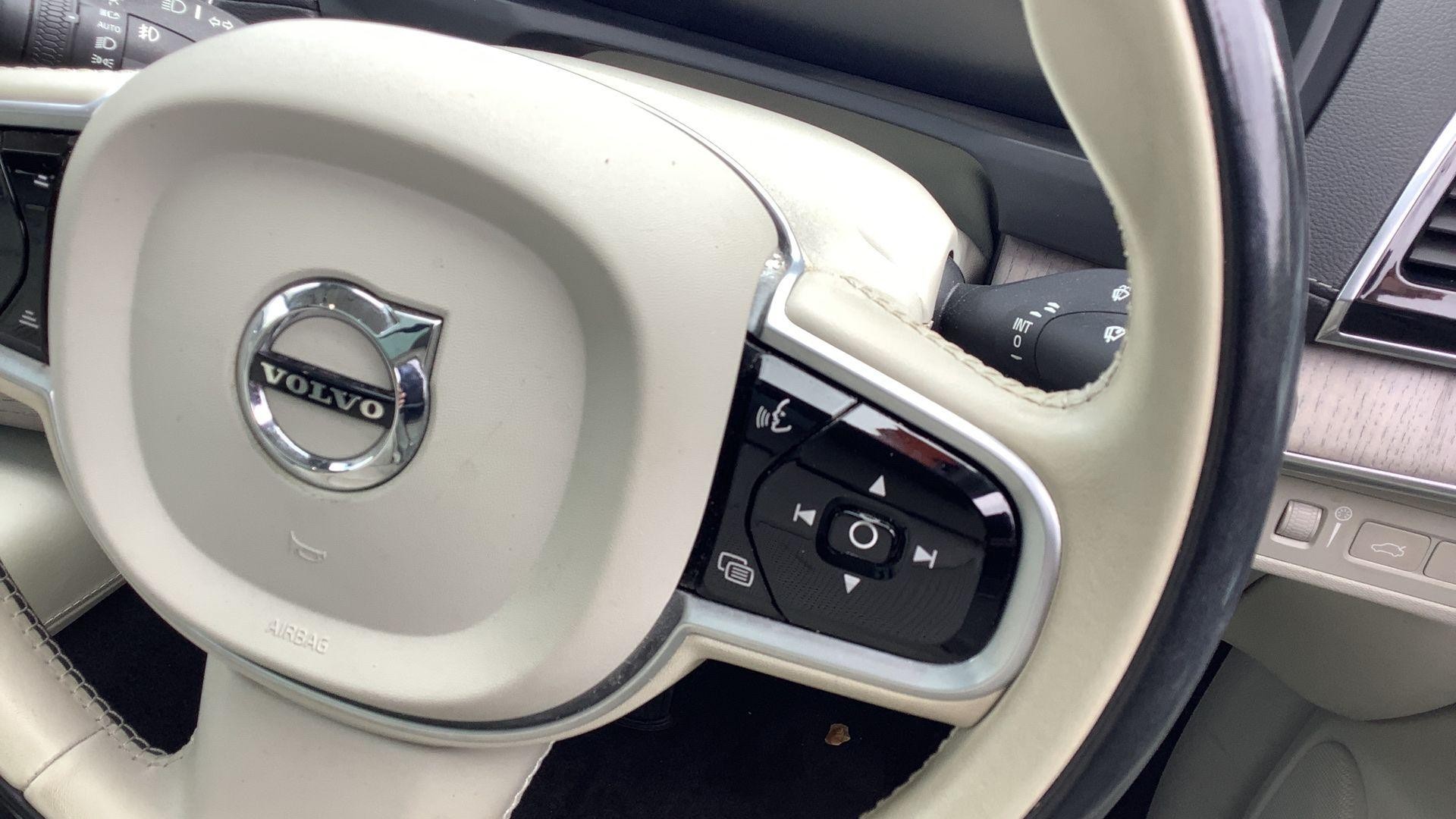 Volvo XC90 Image 16