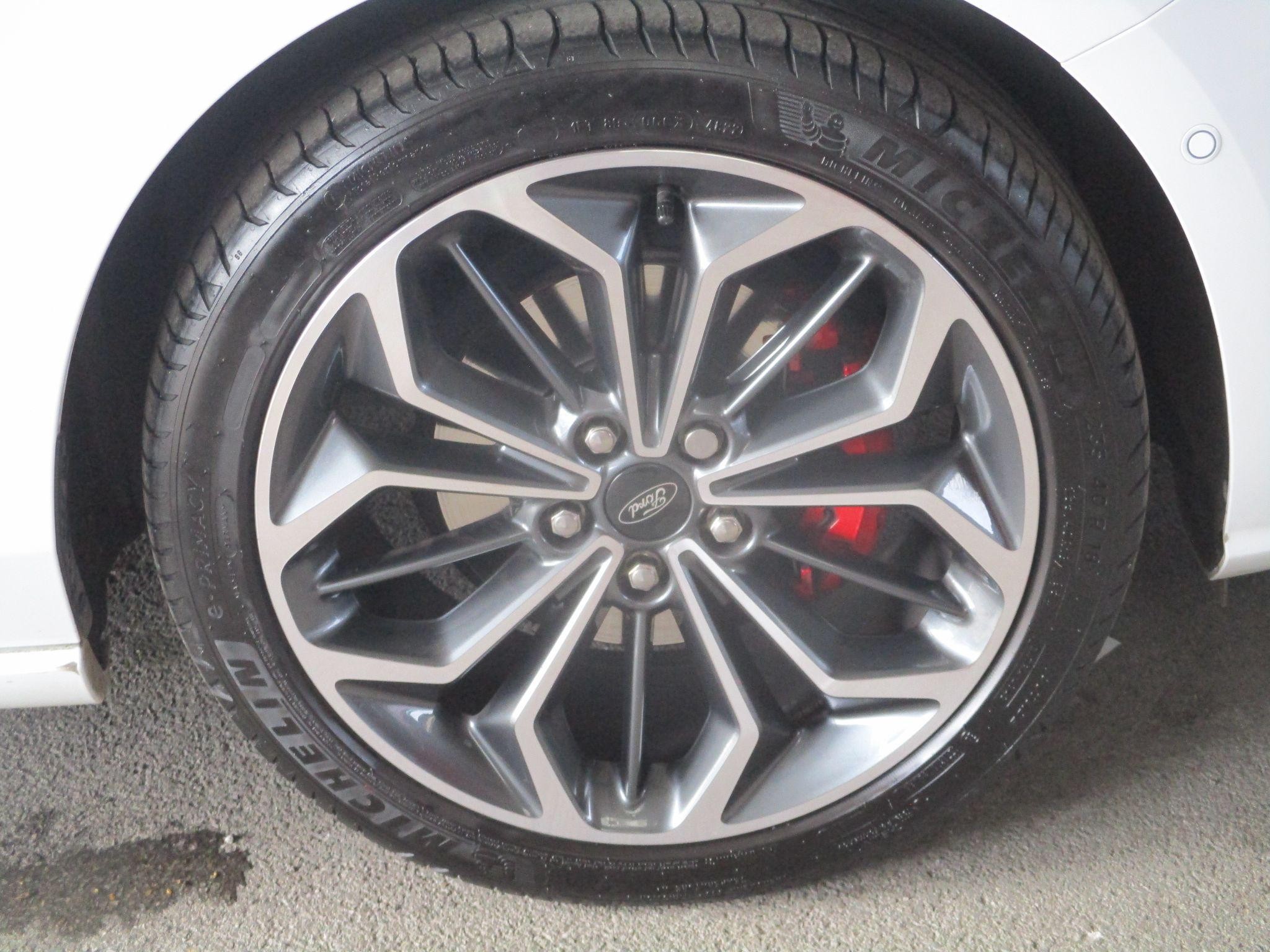 Ford Focus Image 10