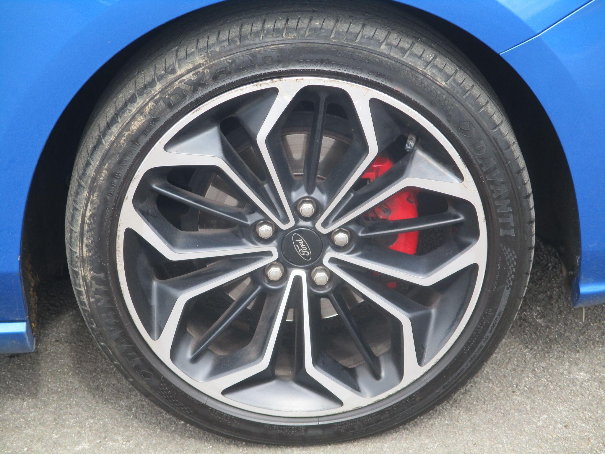 Ford Focus Image 9