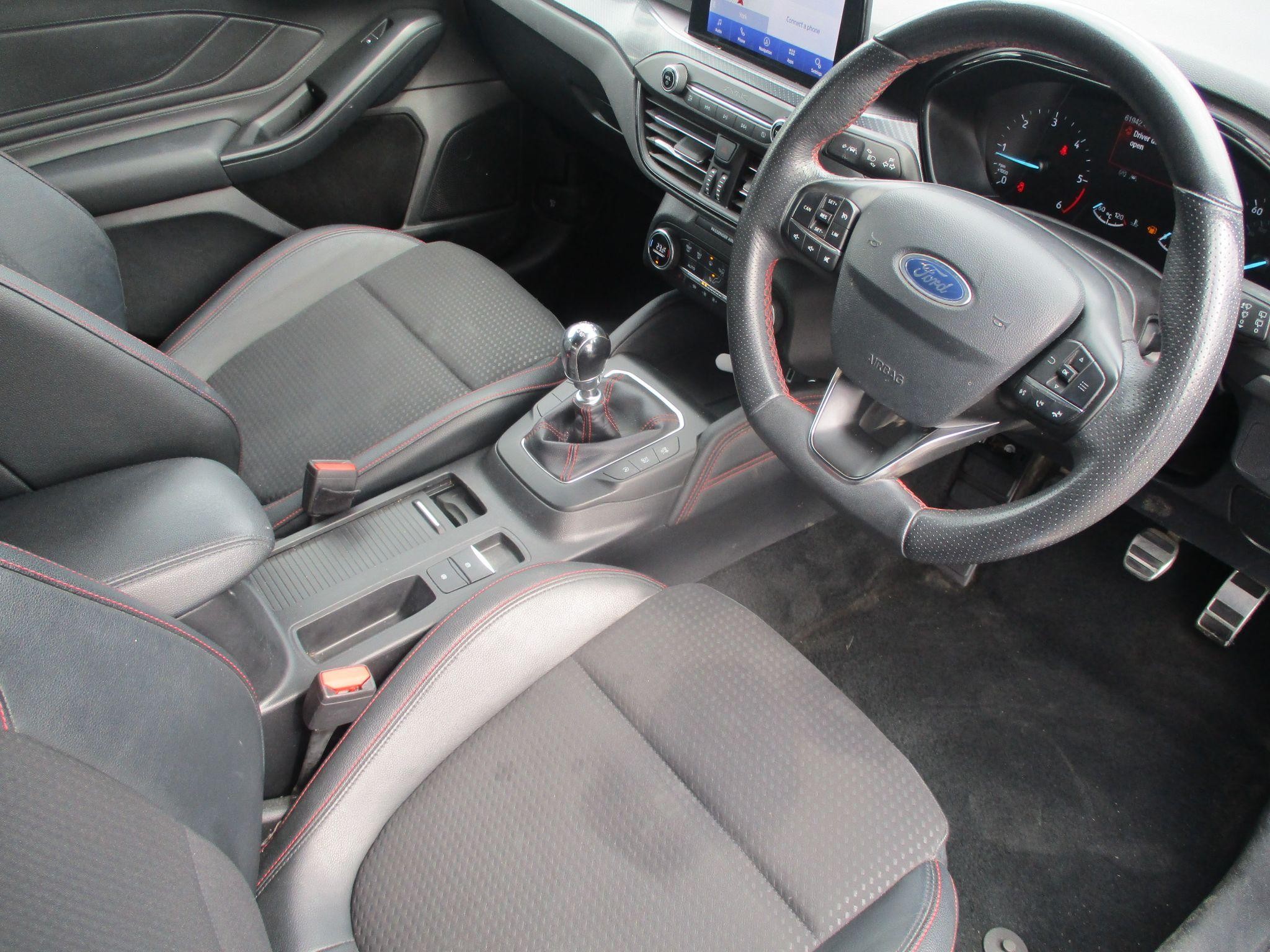 Ford Focus Image 10