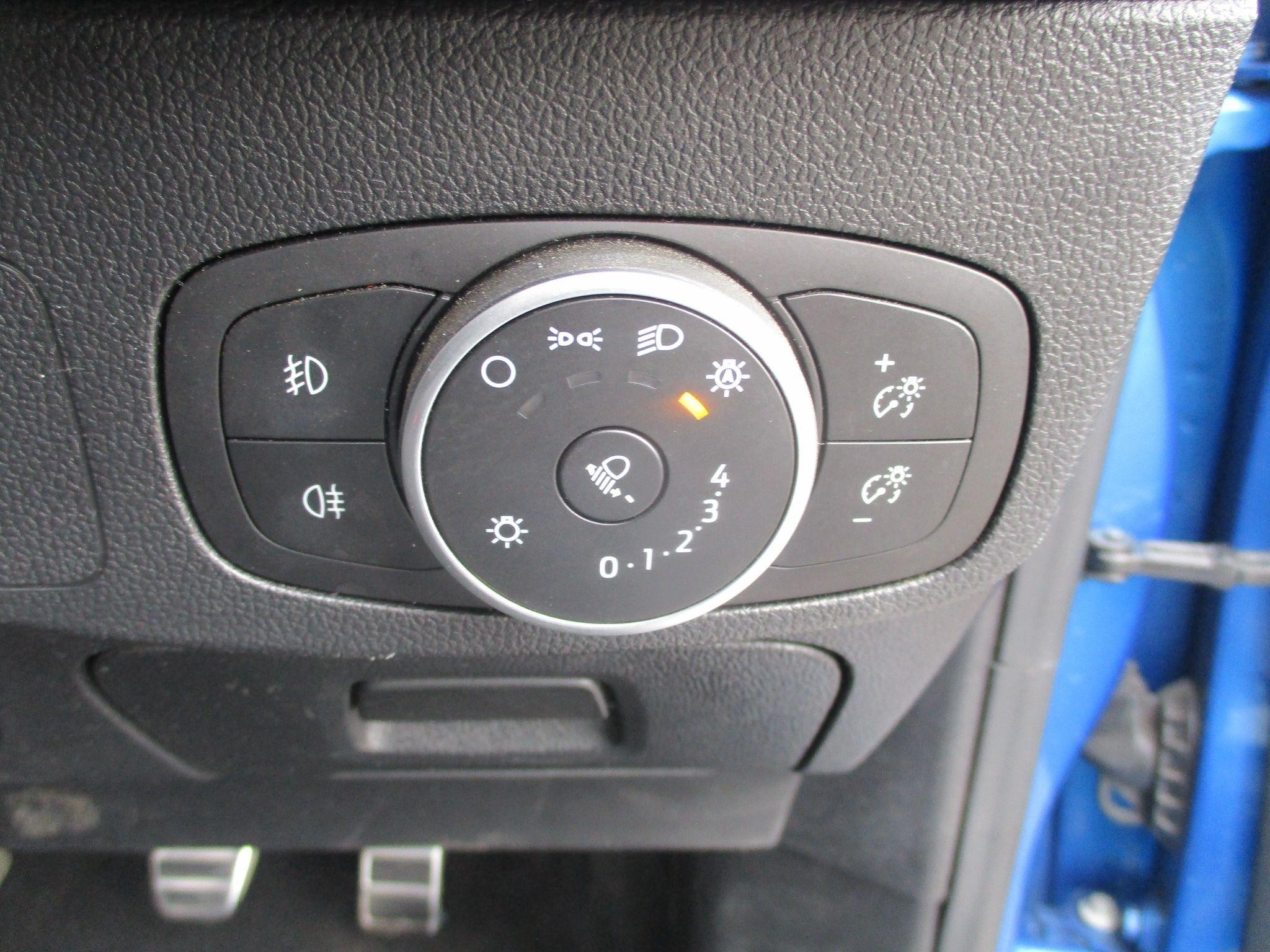 Ford Focus Image 11