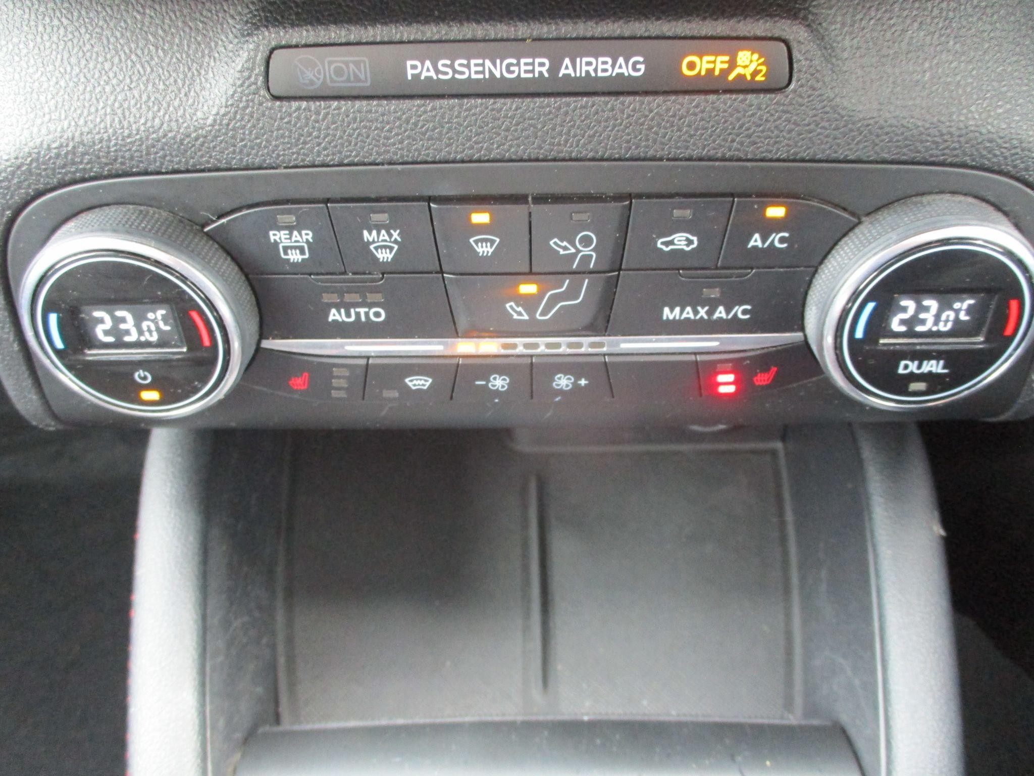 Ford Focus Image 15