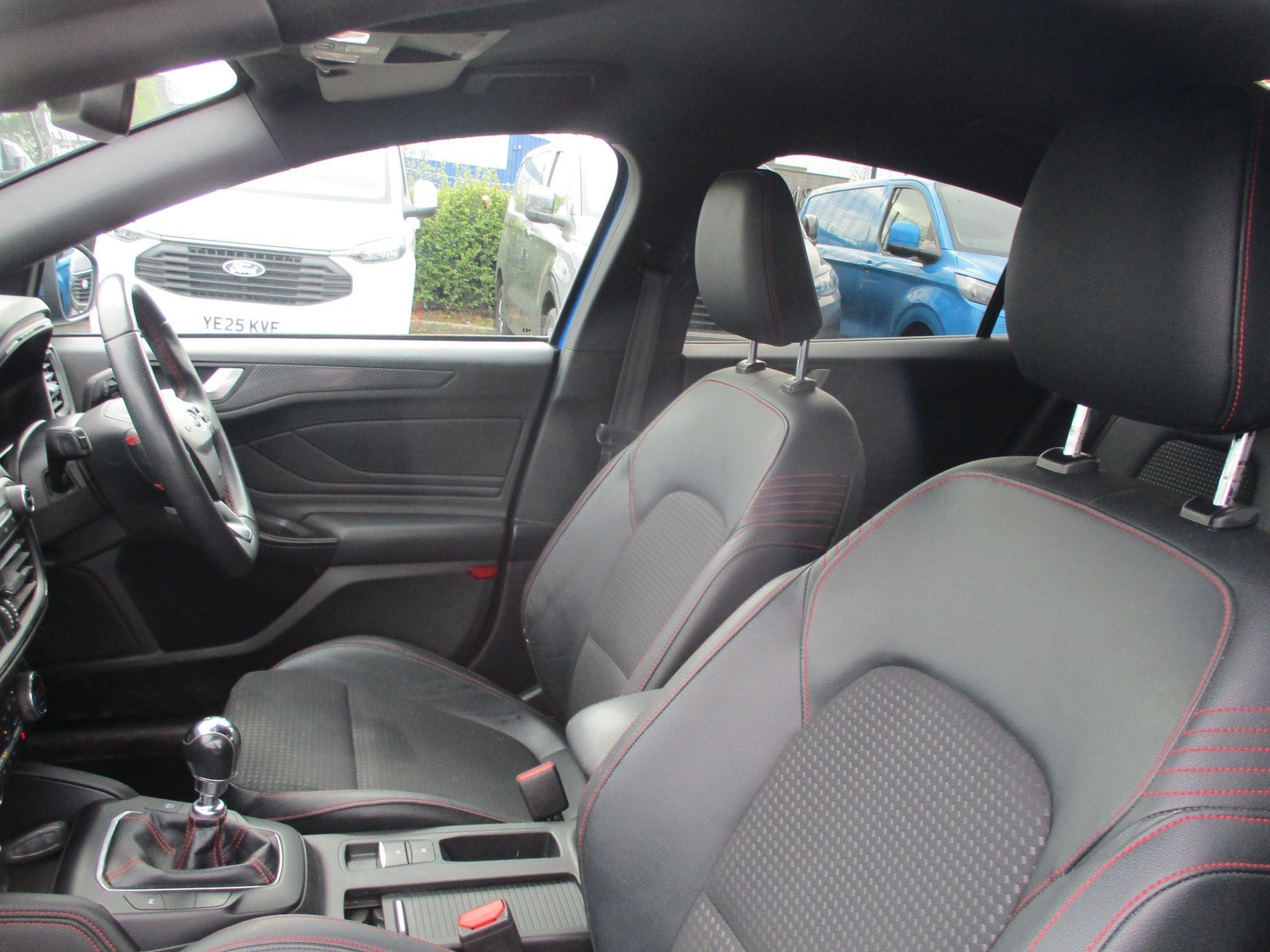 Ford Focus Image 19