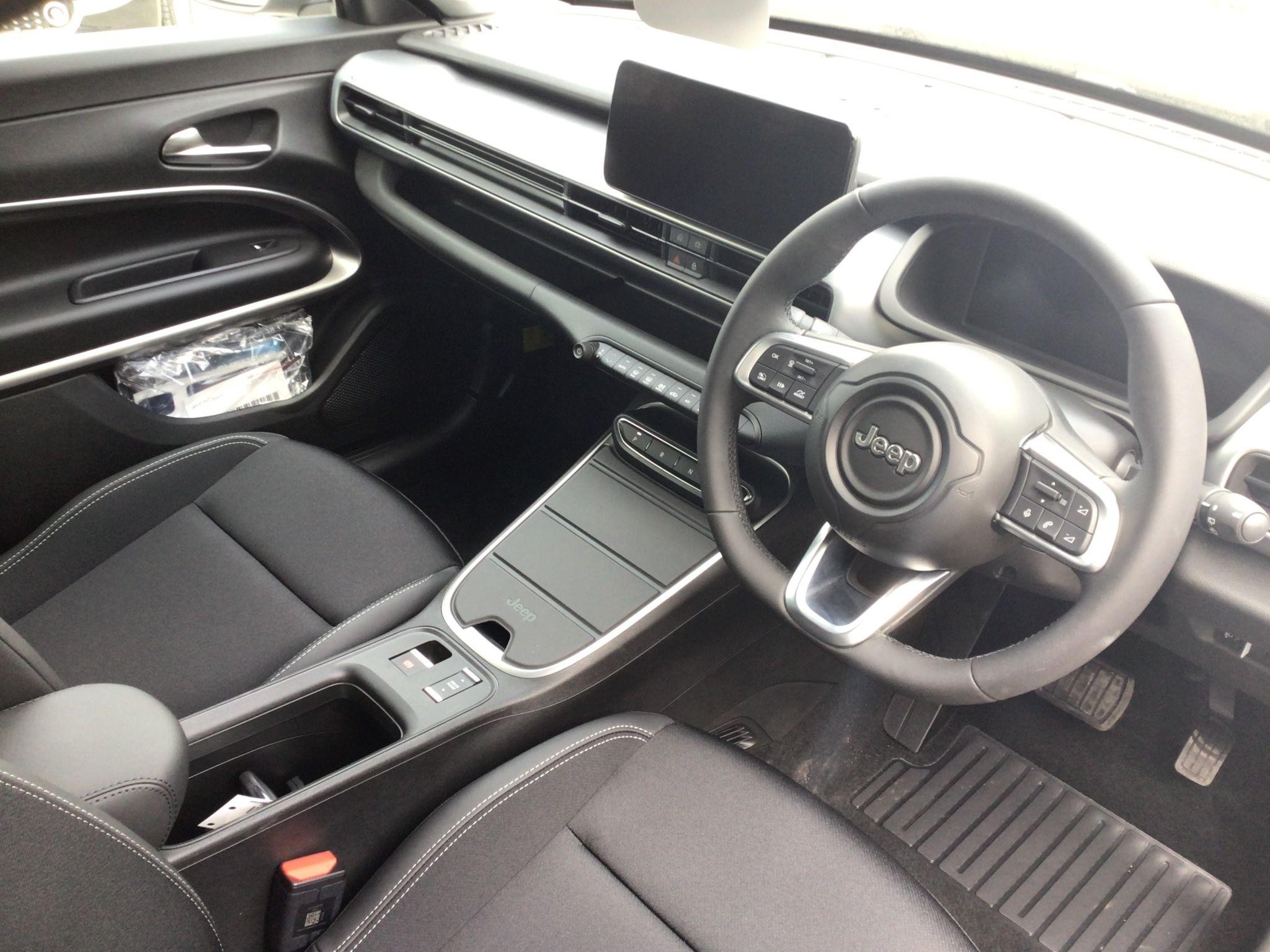 Jeep Avenger Image 12