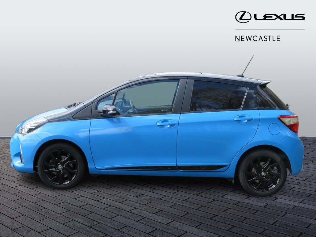 Toyota Yaris Image 8