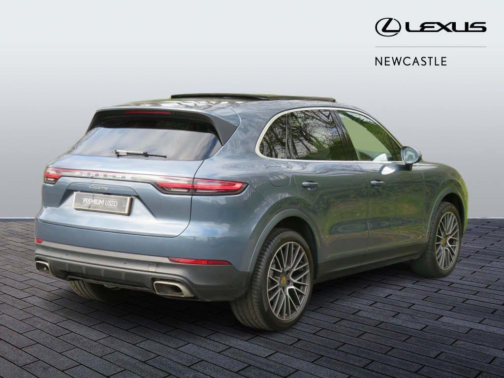 Porsche Cayenne Image 5
