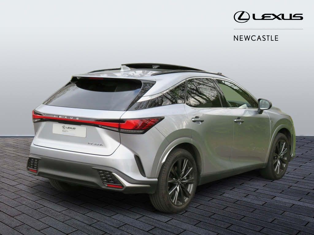 Lexus RX Image 5